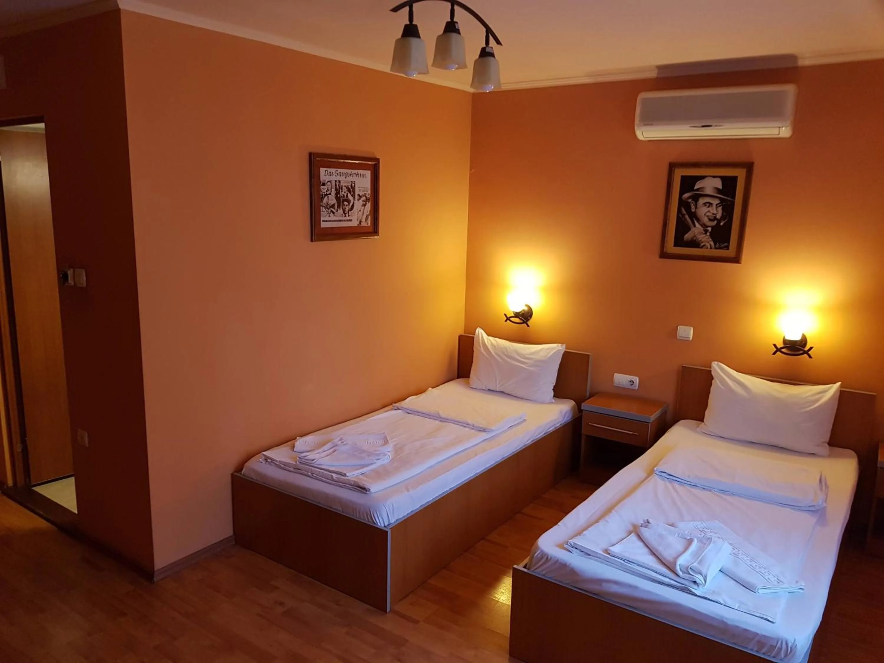Bed in Motel Al Capone