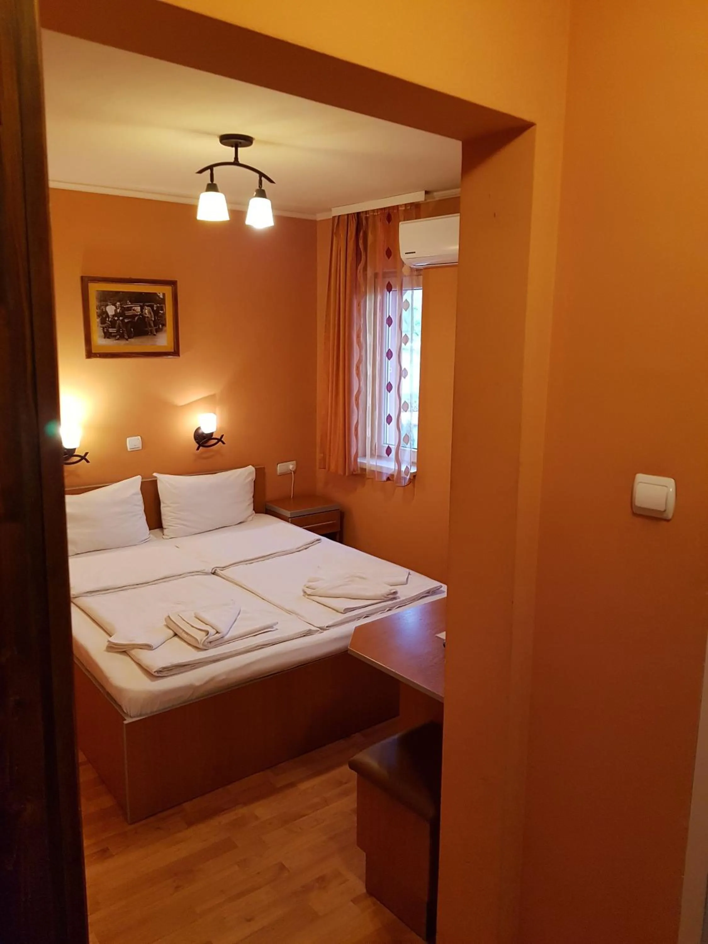 Bed in Motel Al Capone