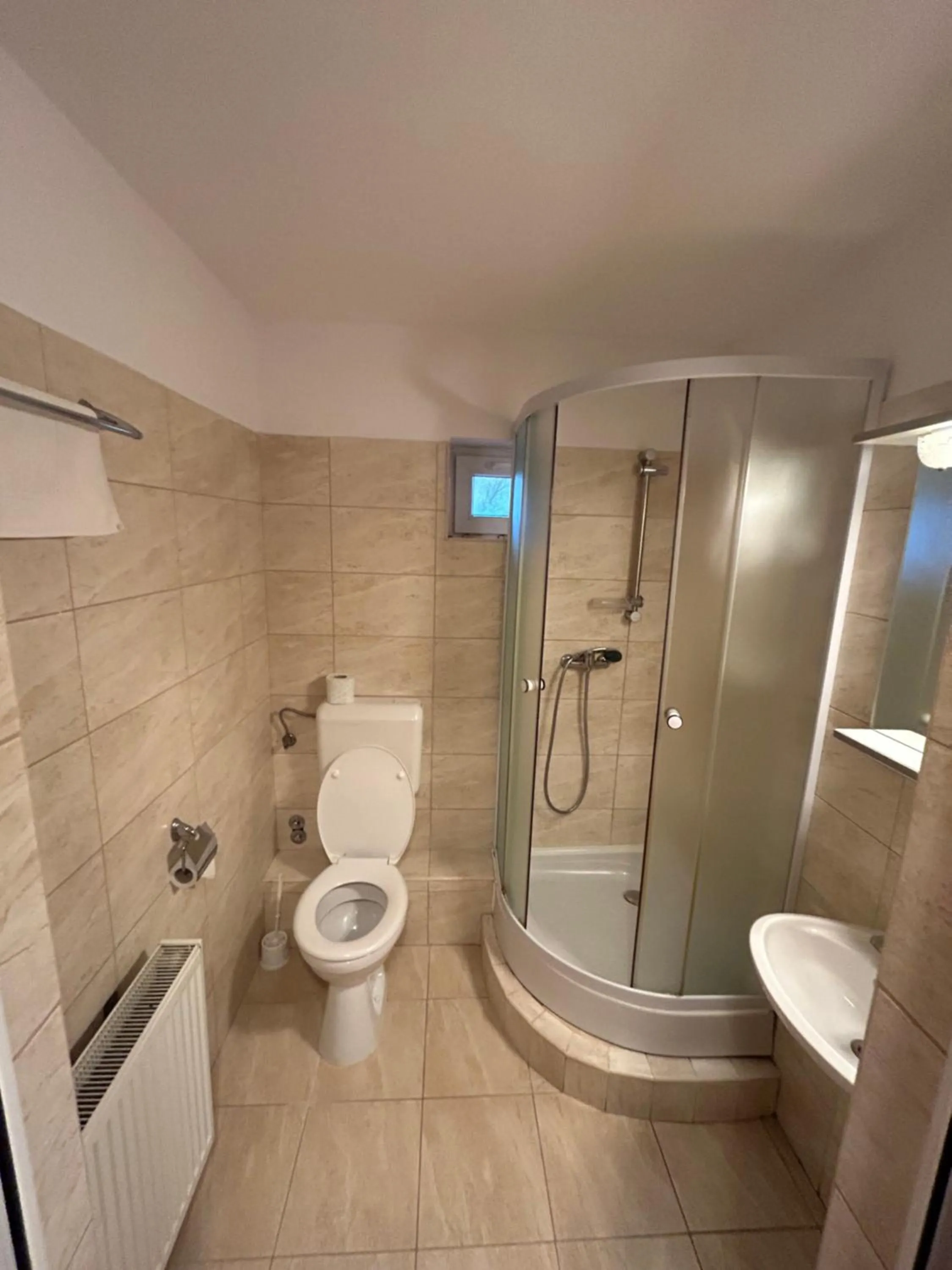 Shower in Motel Al Capone
