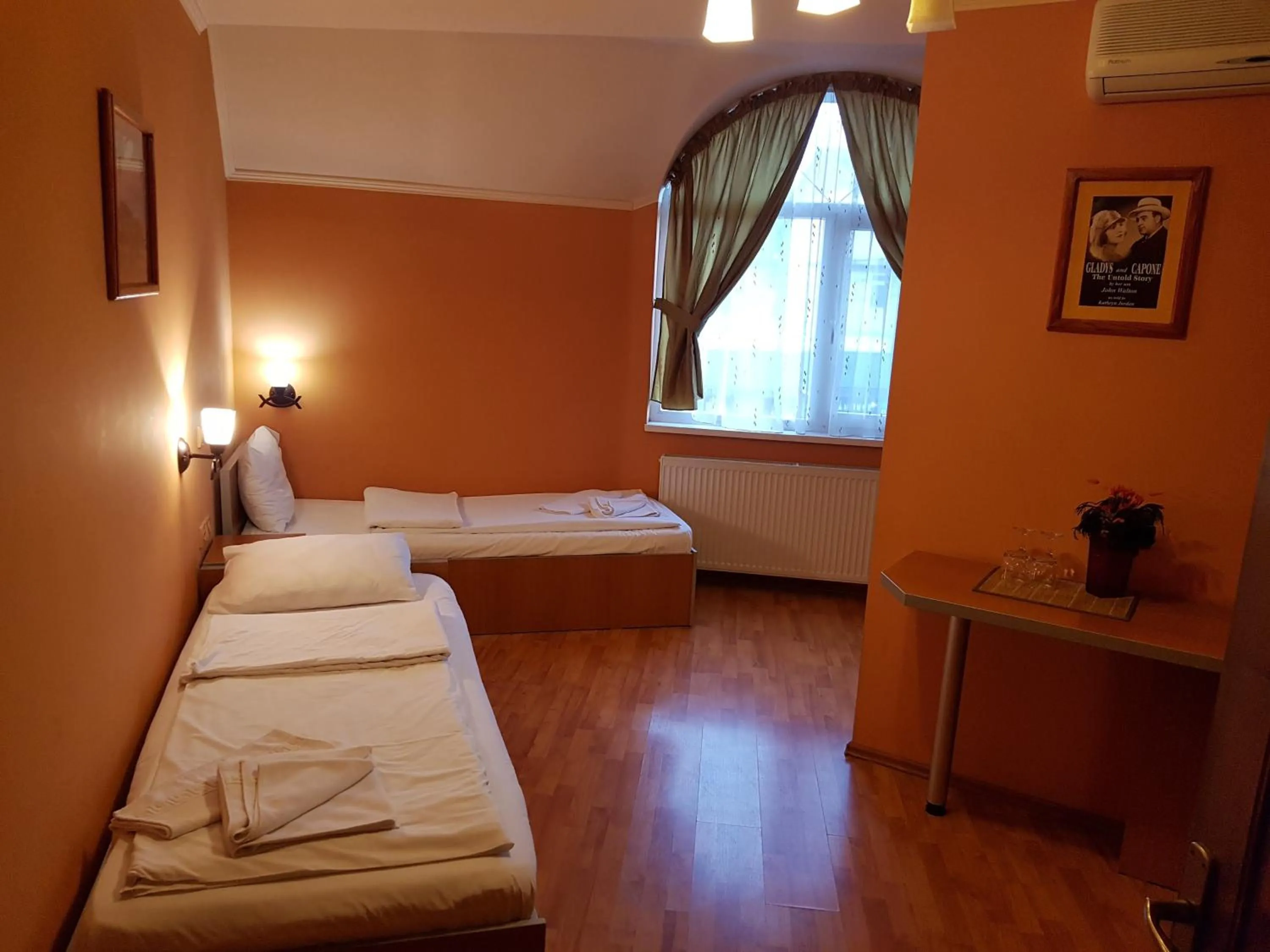 Bed in Motel Al Capone