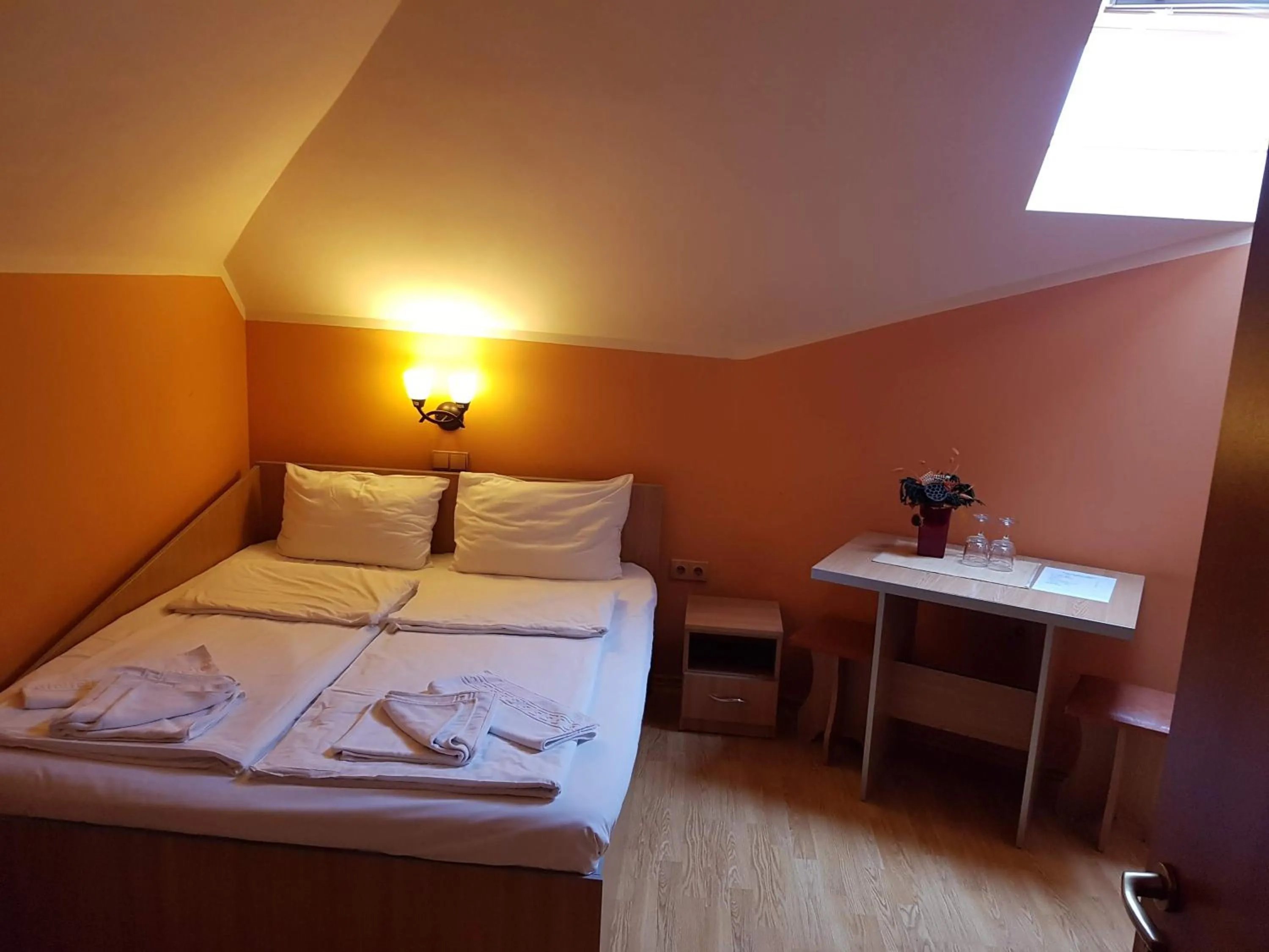 Bed in Motel Al Capone
