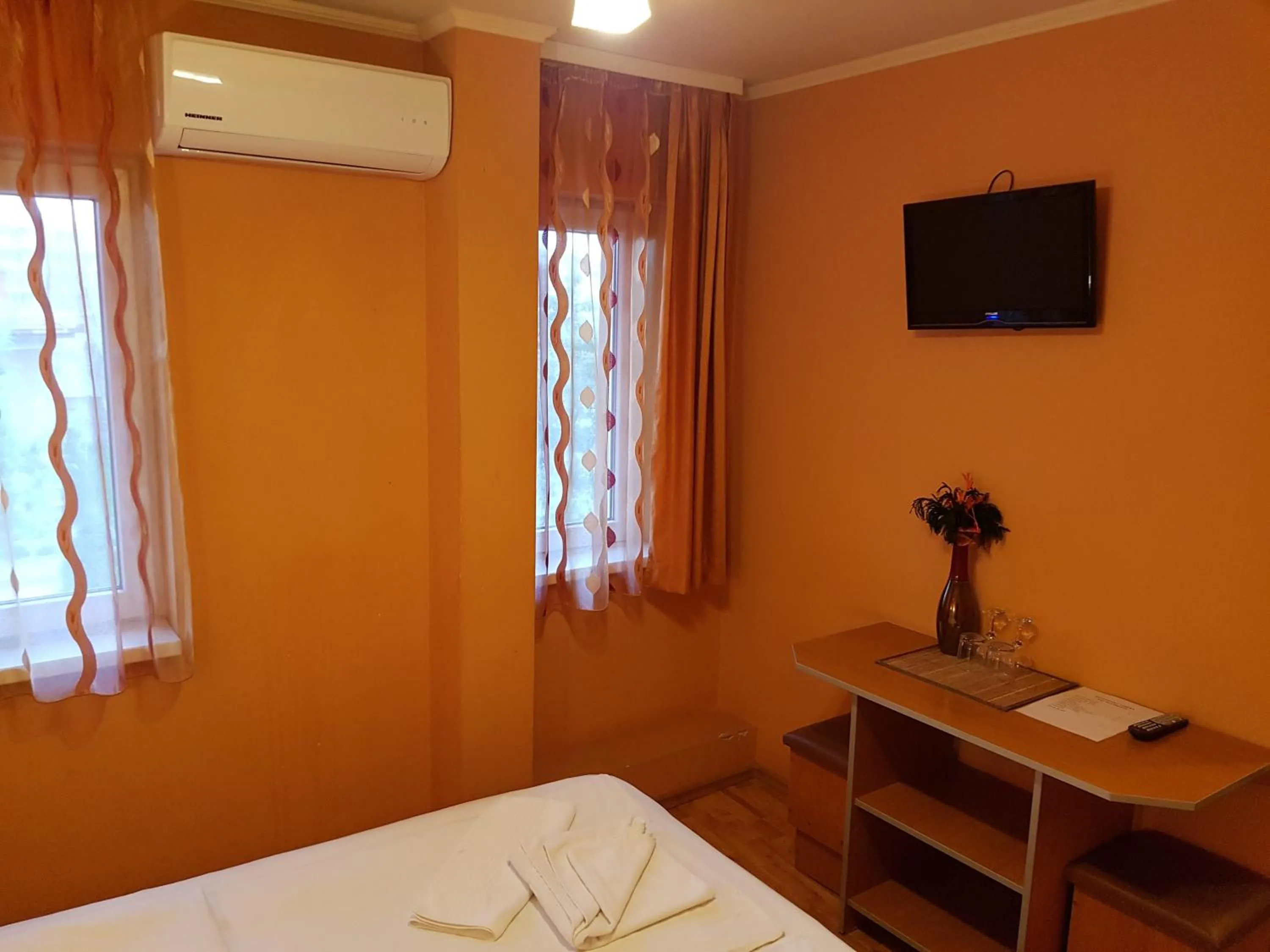 Bed in Motel Al Capone