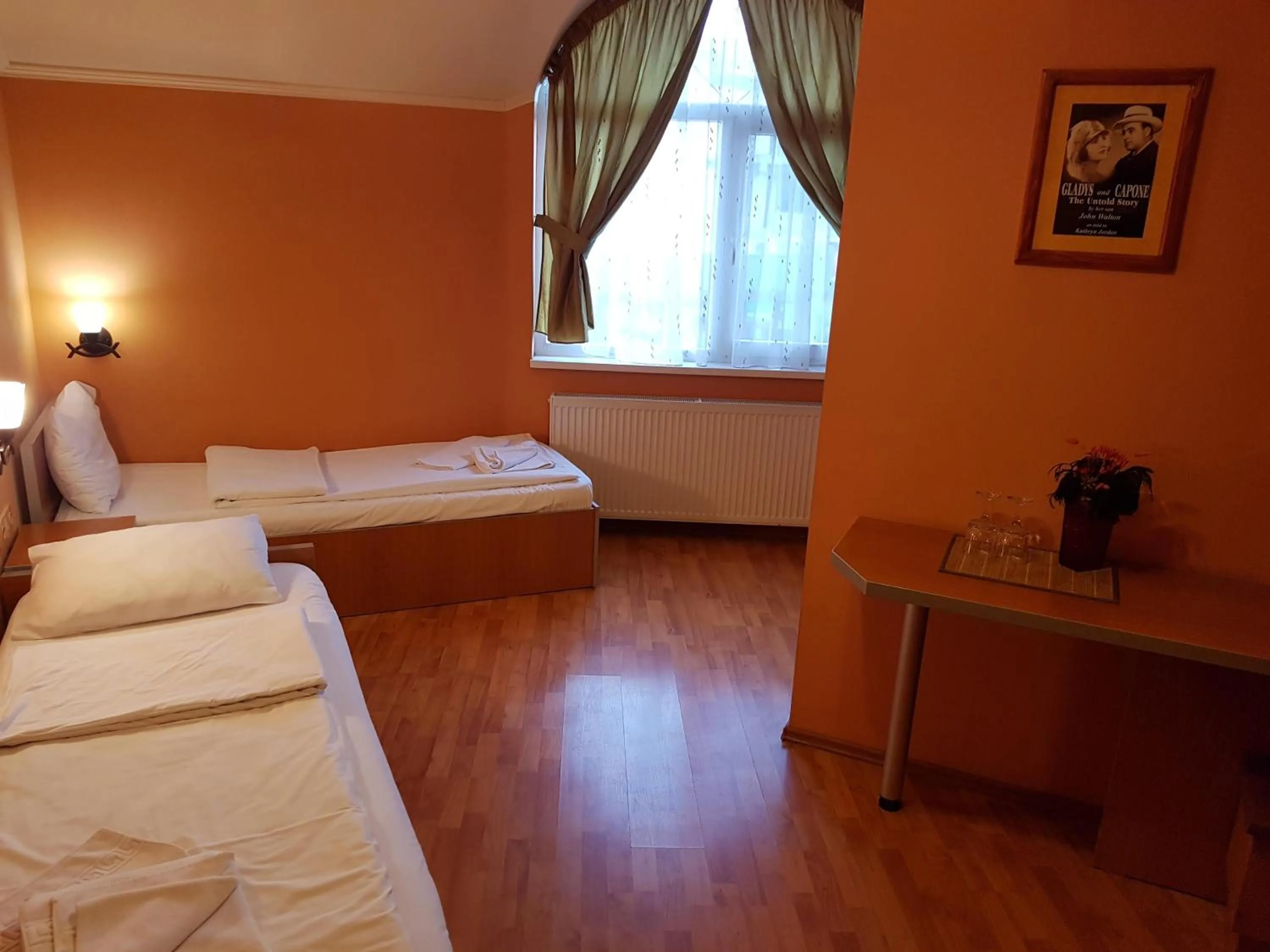 Bed in Motel Al Capone