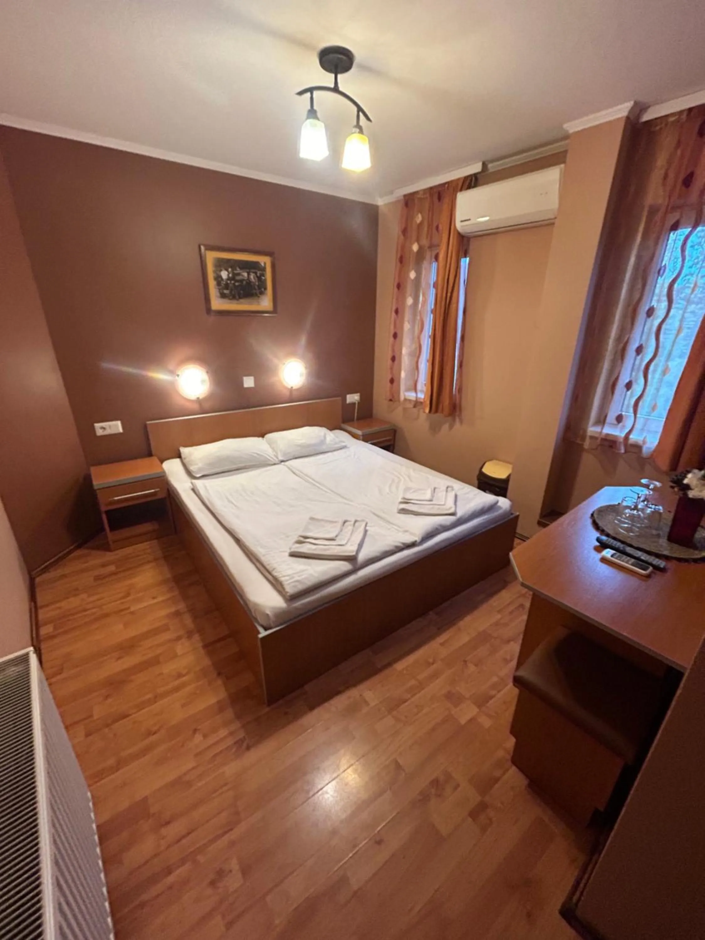 Bed in Motel Al Capone