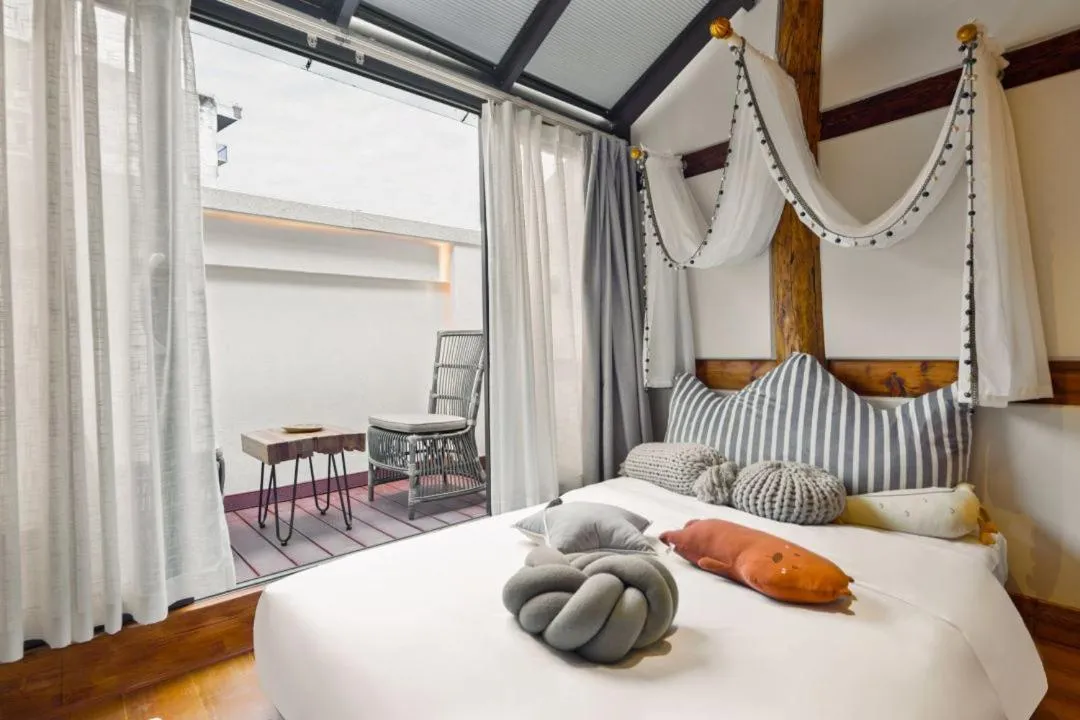 Bed in Ancient Charm Inn Chengdu