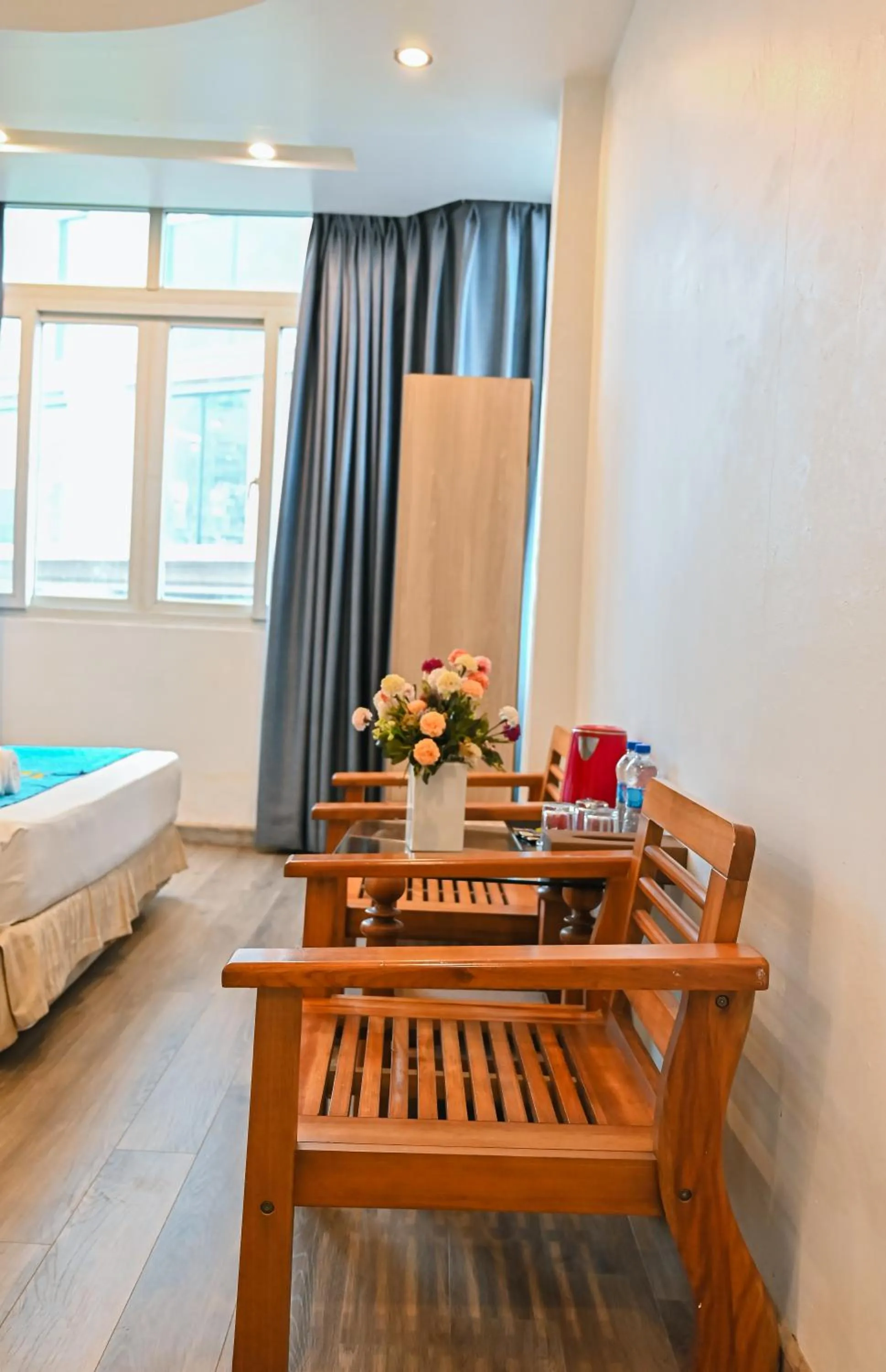 Seating area, Bed in Khách sạn Thế Kỷ Mới