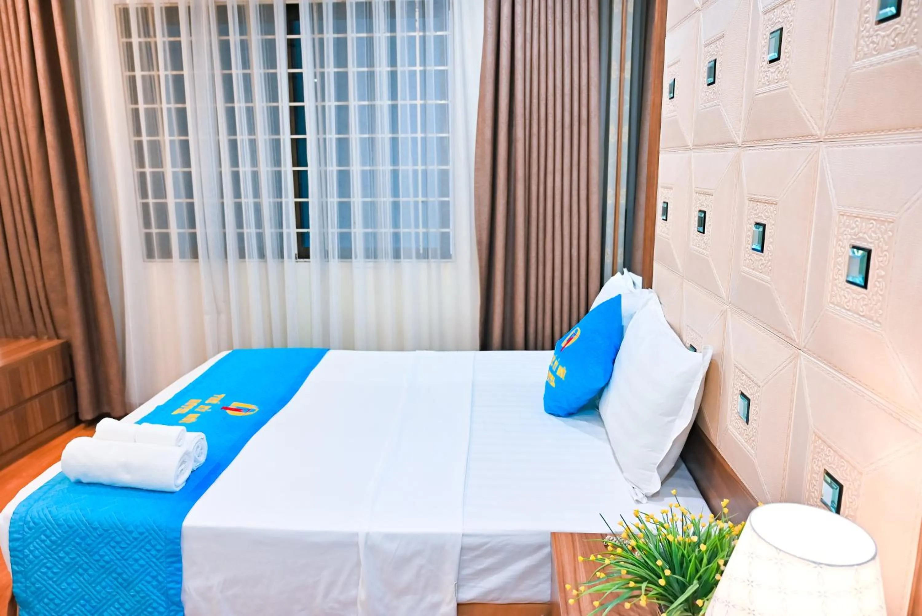 Photo of the whole room, Bed in Khách sạn Thế Kỷ Mới