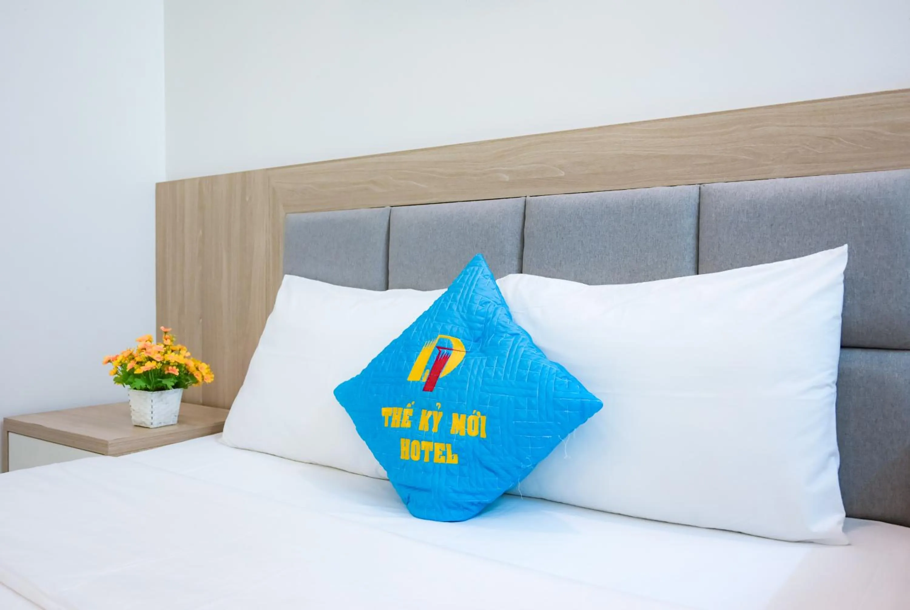 Bedroom, Bed in Khách sạn Thế Kỷ Mới