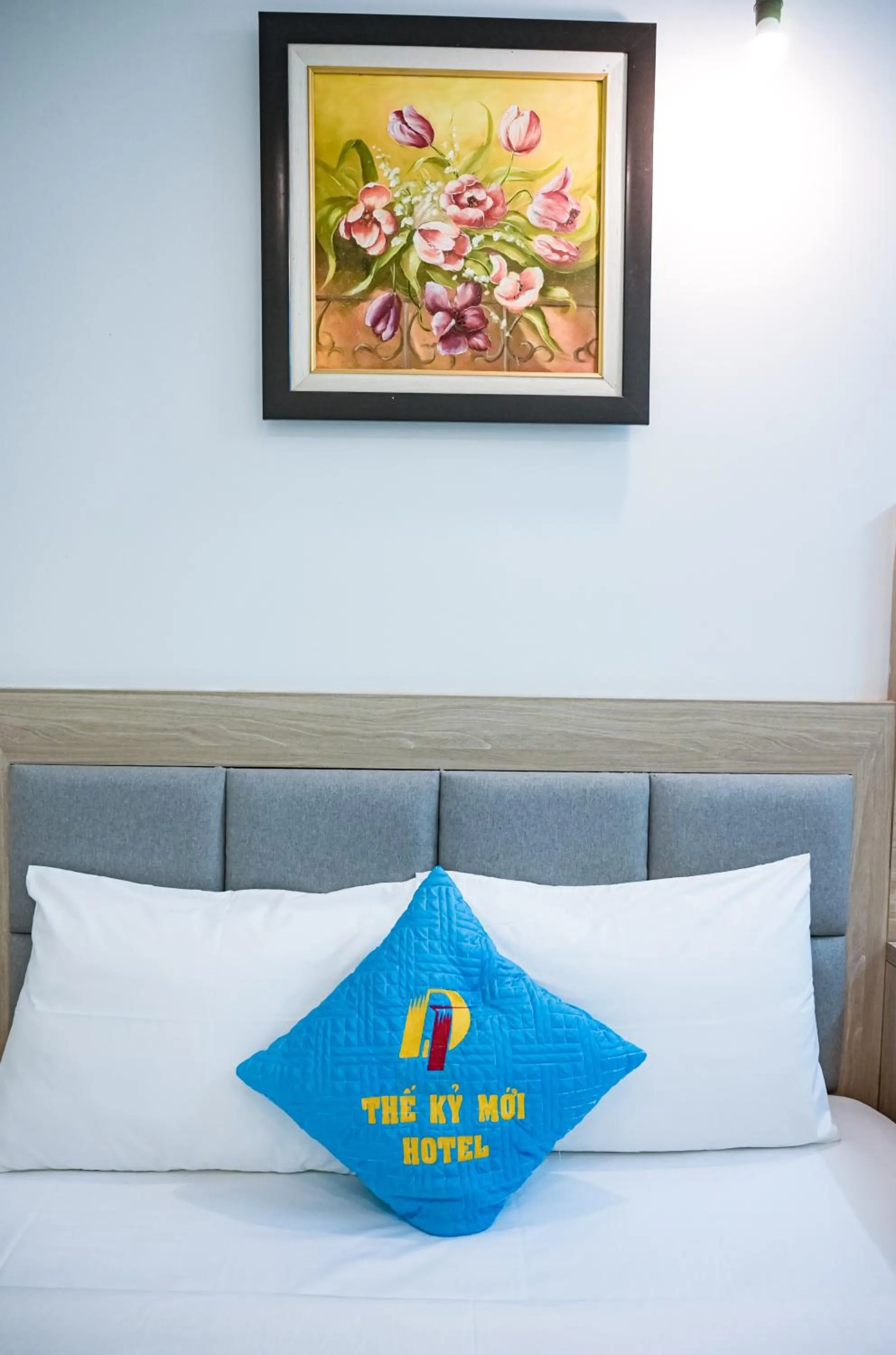 Photo of the whole room, Bed in Khách sạn Thế Kỷ Mới