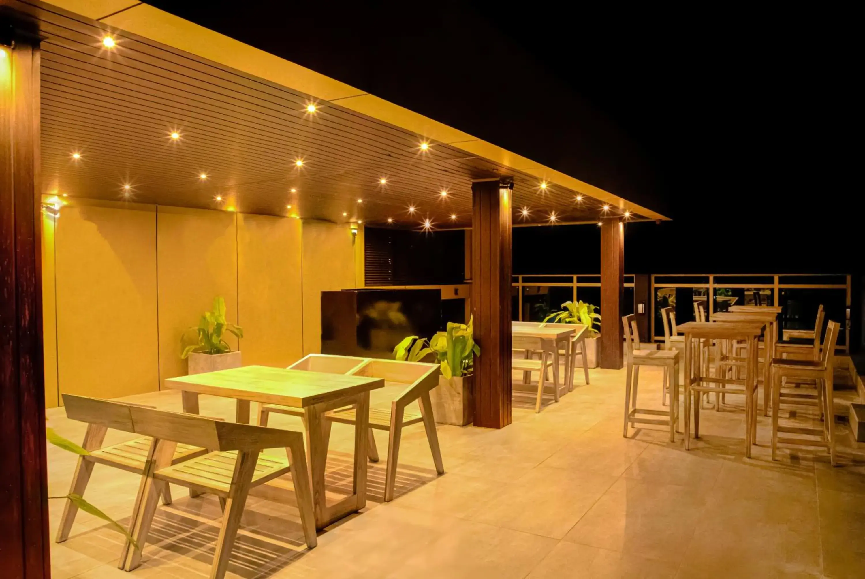 Restaurant/places to eat in Ravo Hotel Restaurant/places to eat in Ravo Hotel