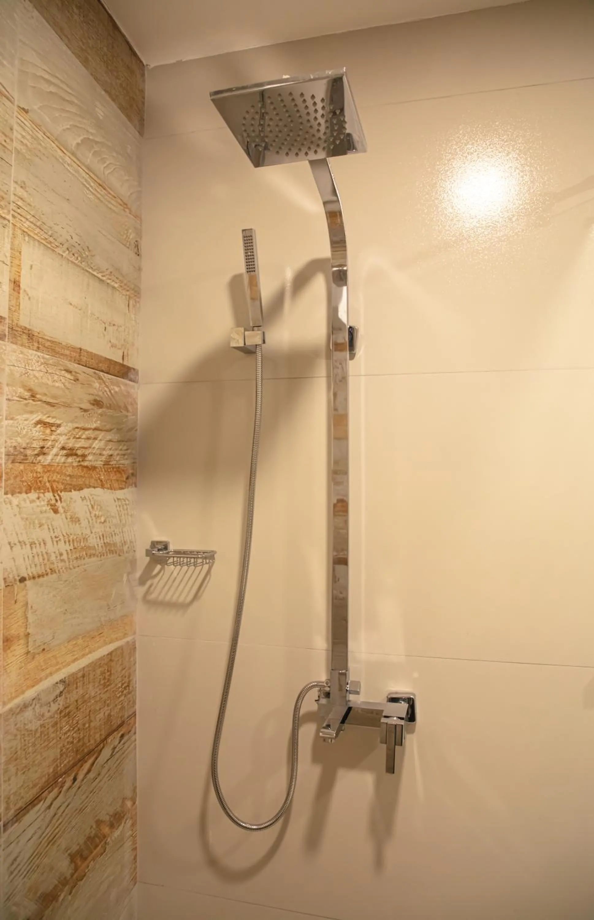 Shower in Ravo Hotel