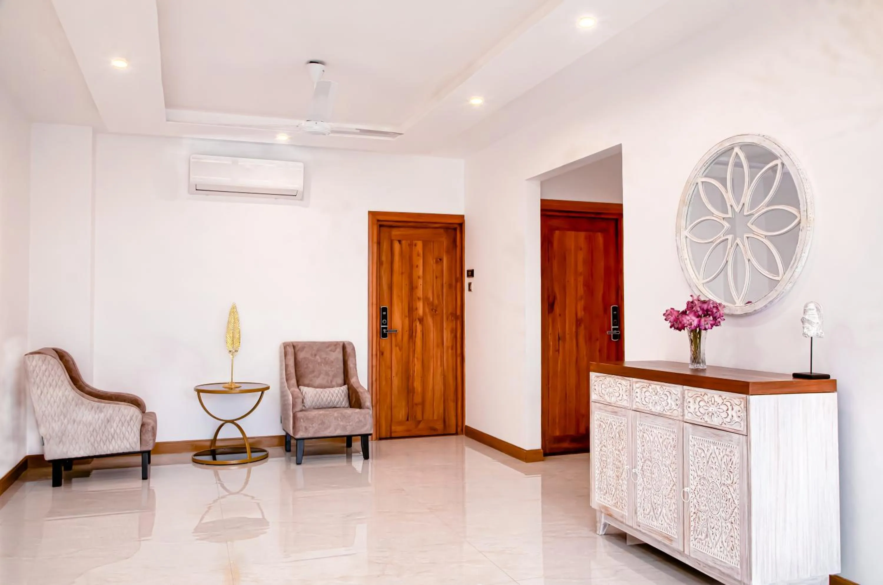 Seating area in Ravo Hotel