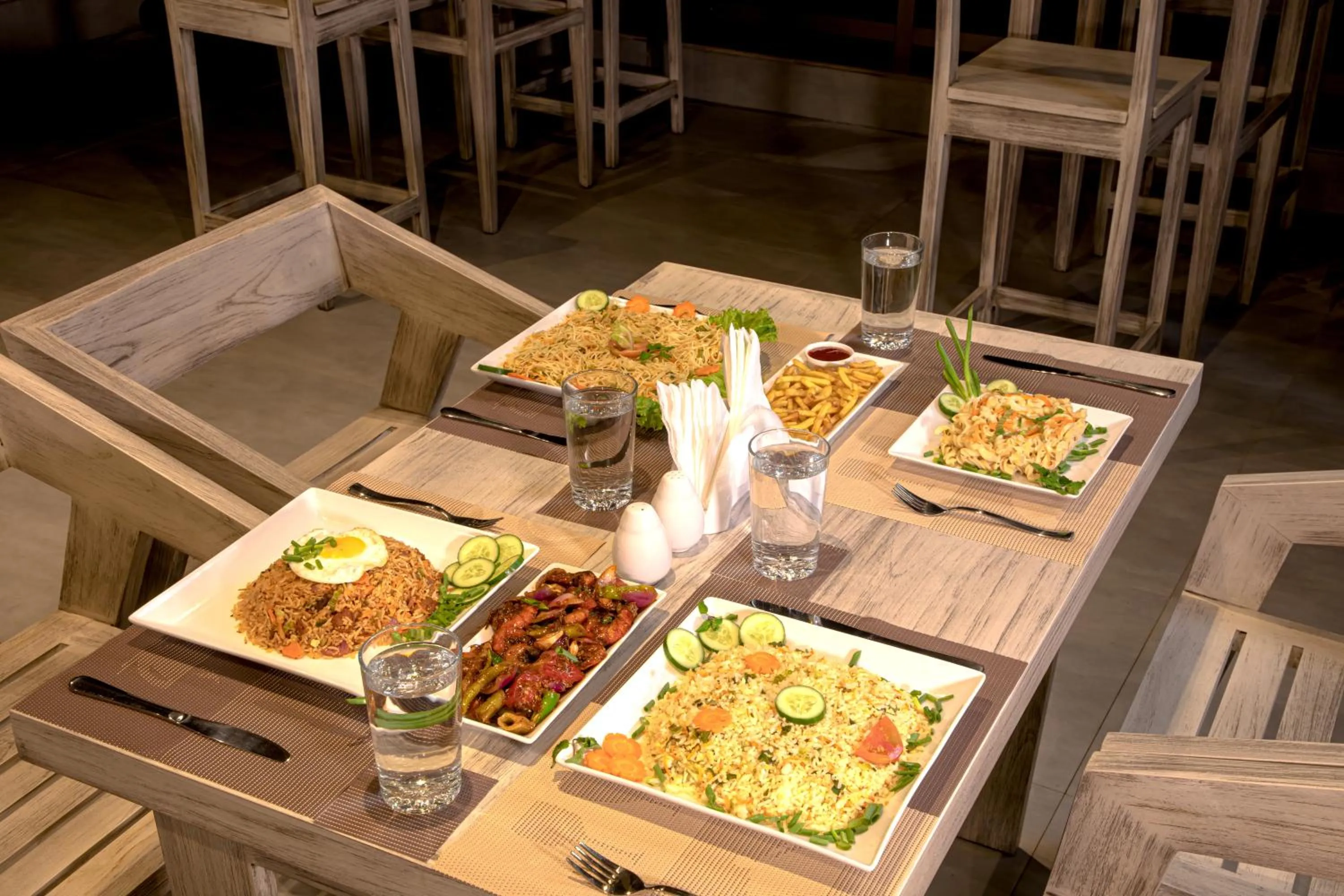 Restaurant/places to eat in Ravo Hotel