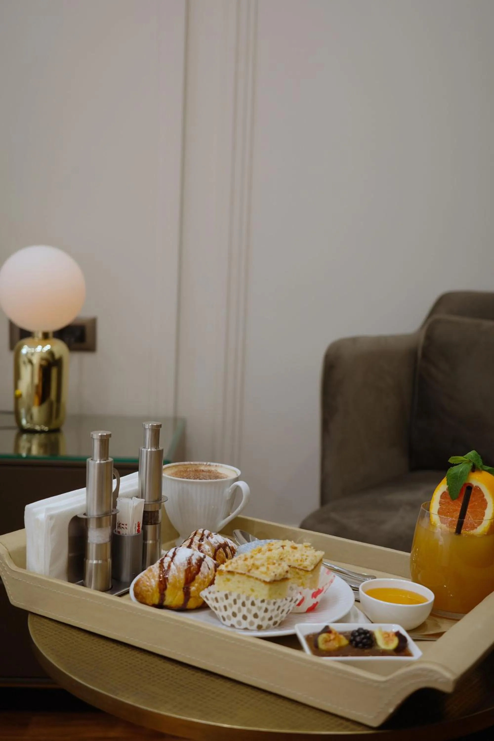 Breakfast in HOTEL METROPOL Club House