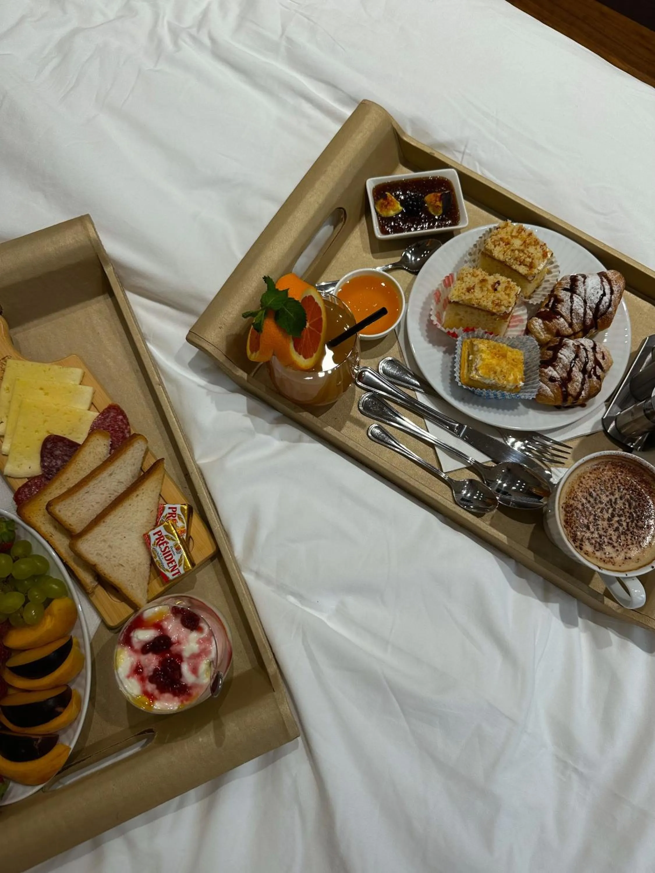 Breakfast in HOTEL METROPOL Club House