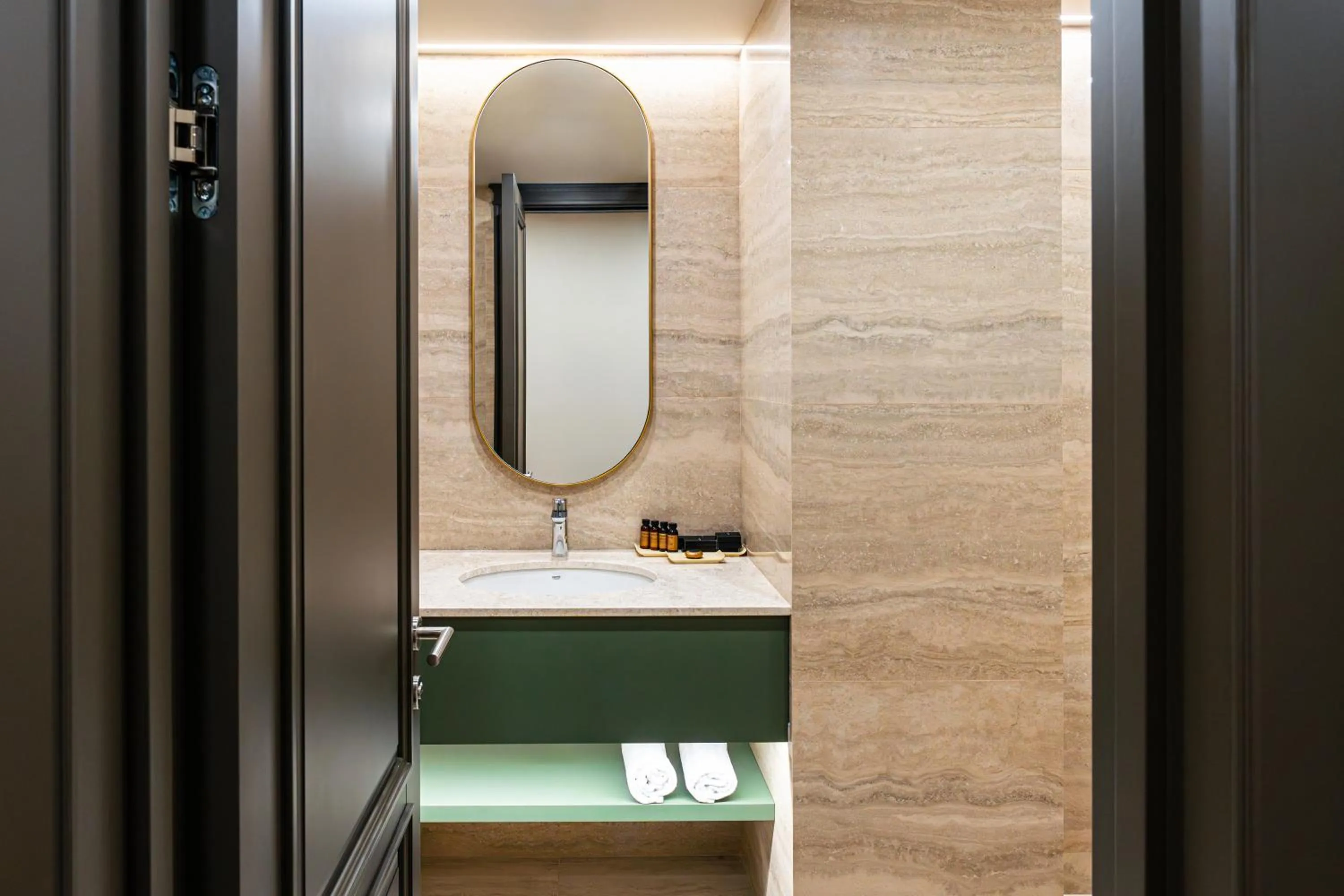 Bathroom in HOTEL METROPOL Club House