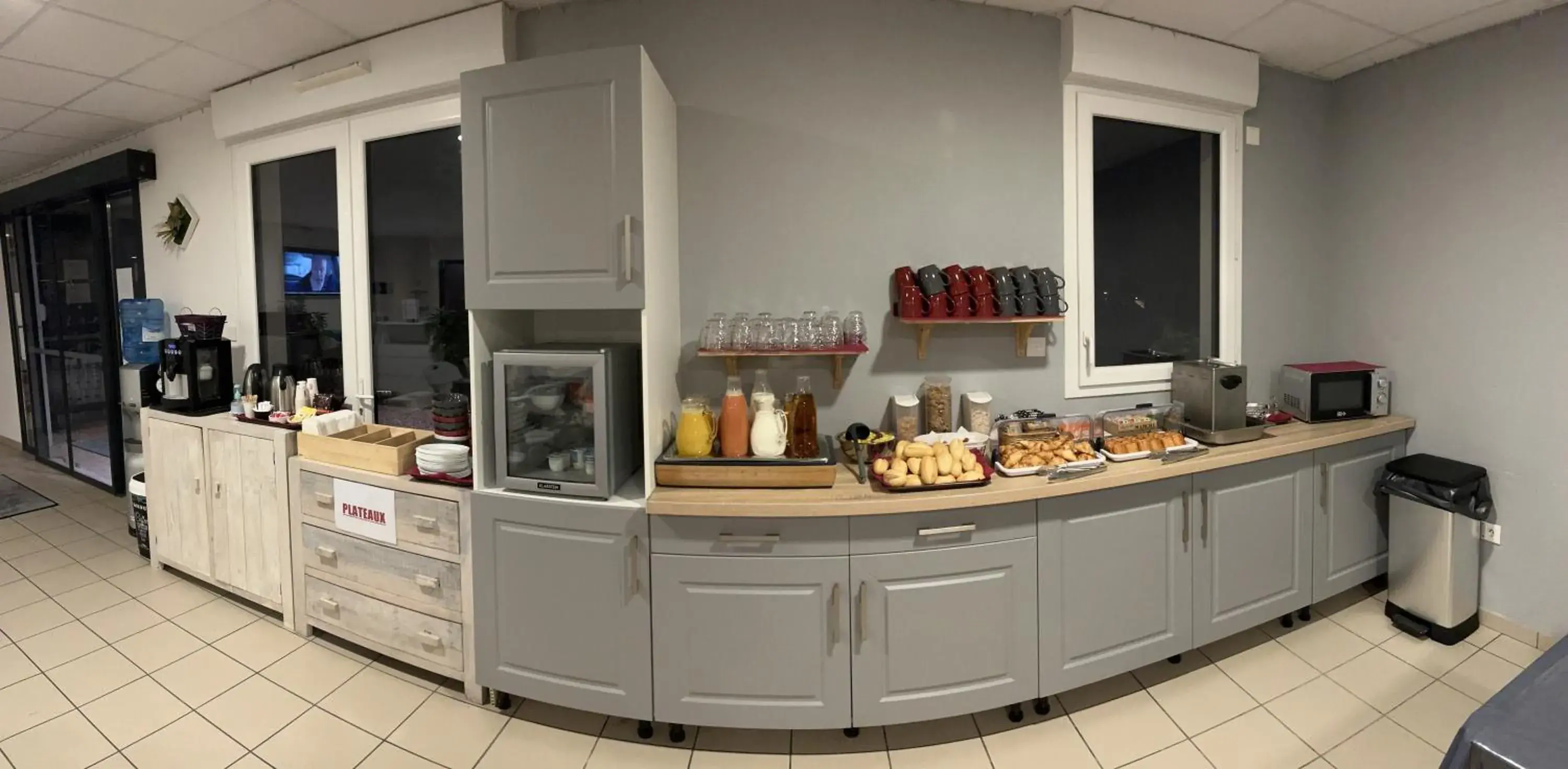 Buffet breakfast in Zenao Appart'Hotel Buffet breakfast in Zenao Appart'Hotel