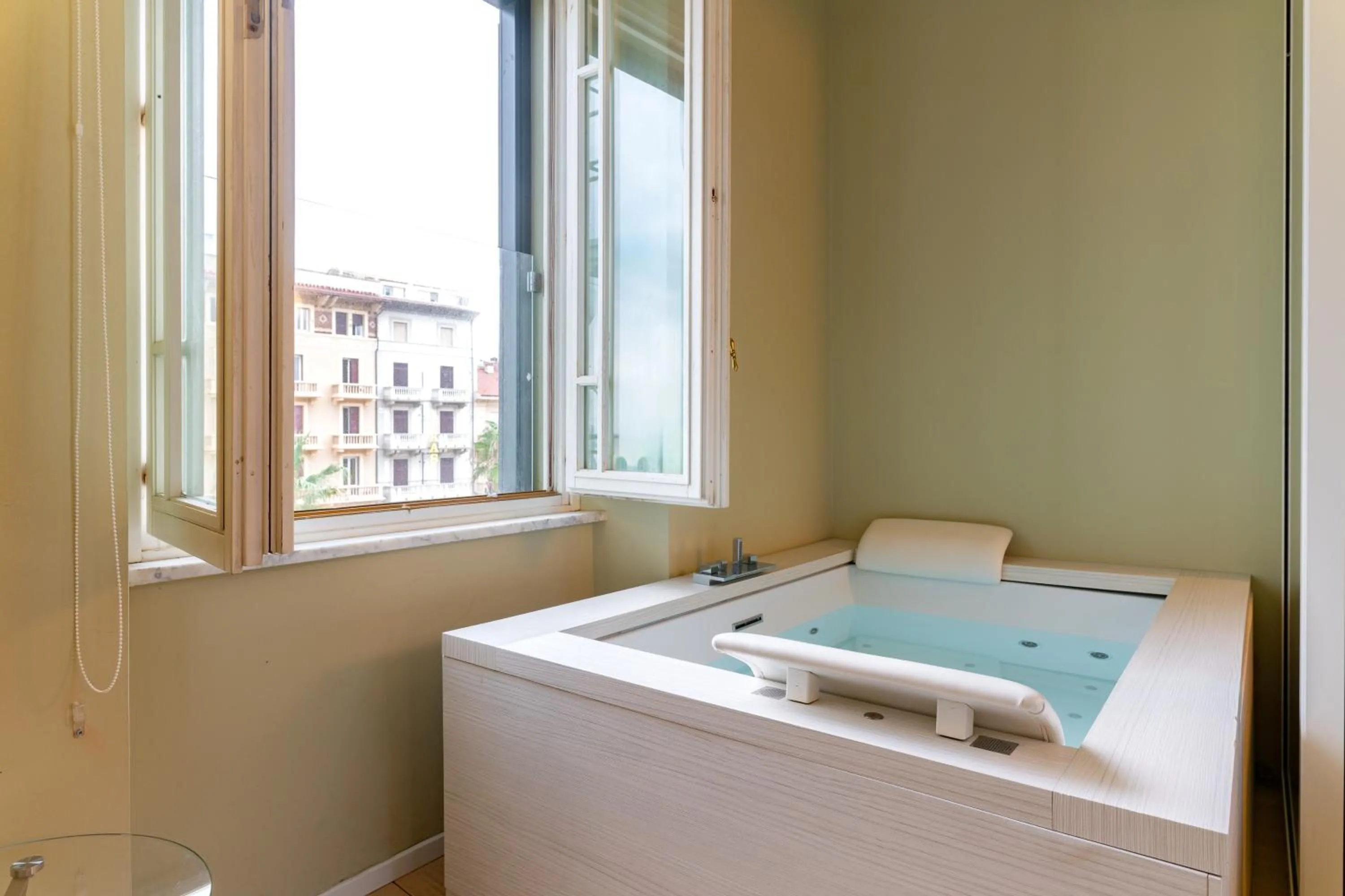 Hot Tub in Hotel Residence Esplanade