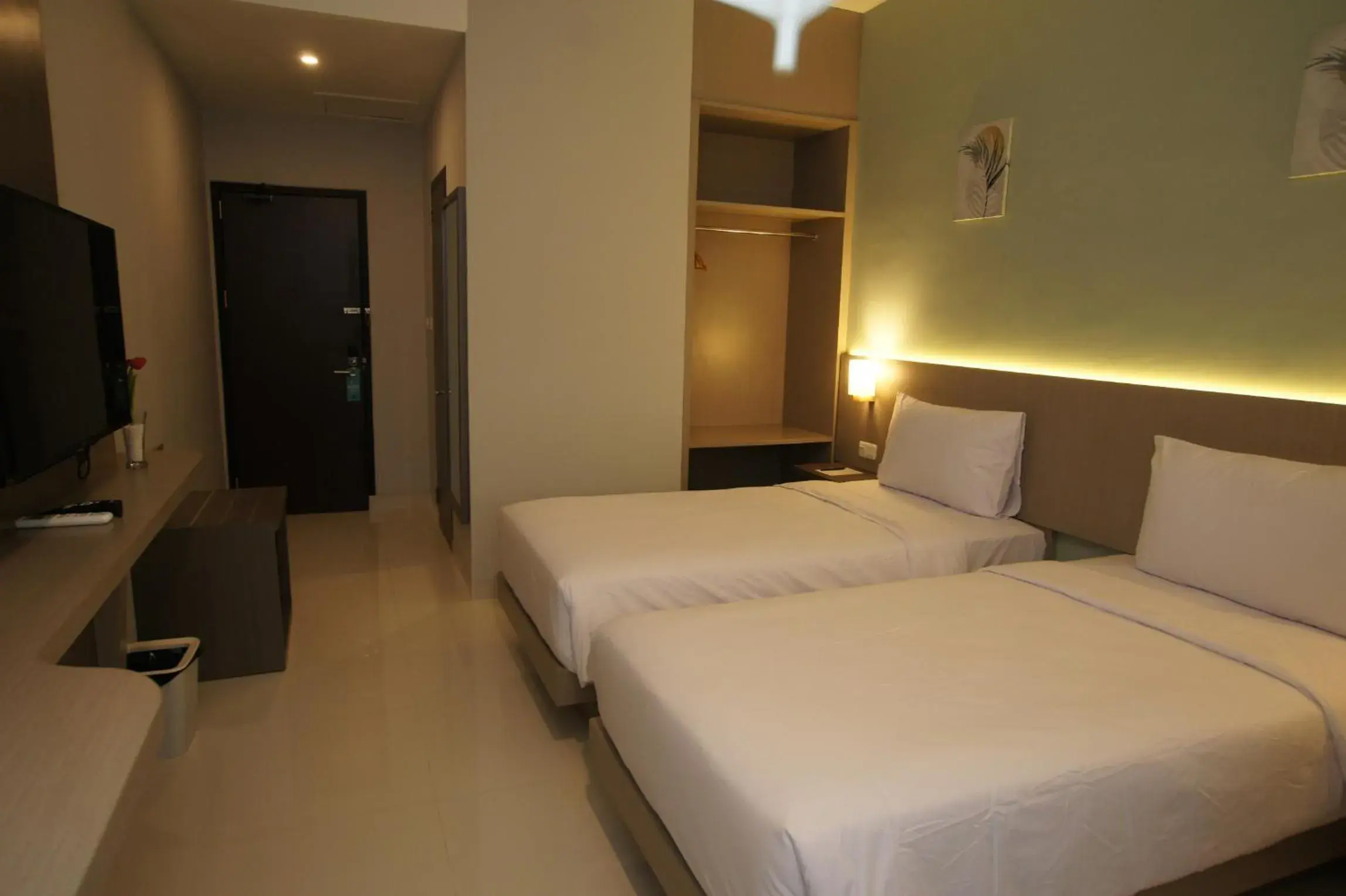 Bed in Hexton Hotel Lampung by Amazing Bed in Hexton Hotel Lampung by Amazing