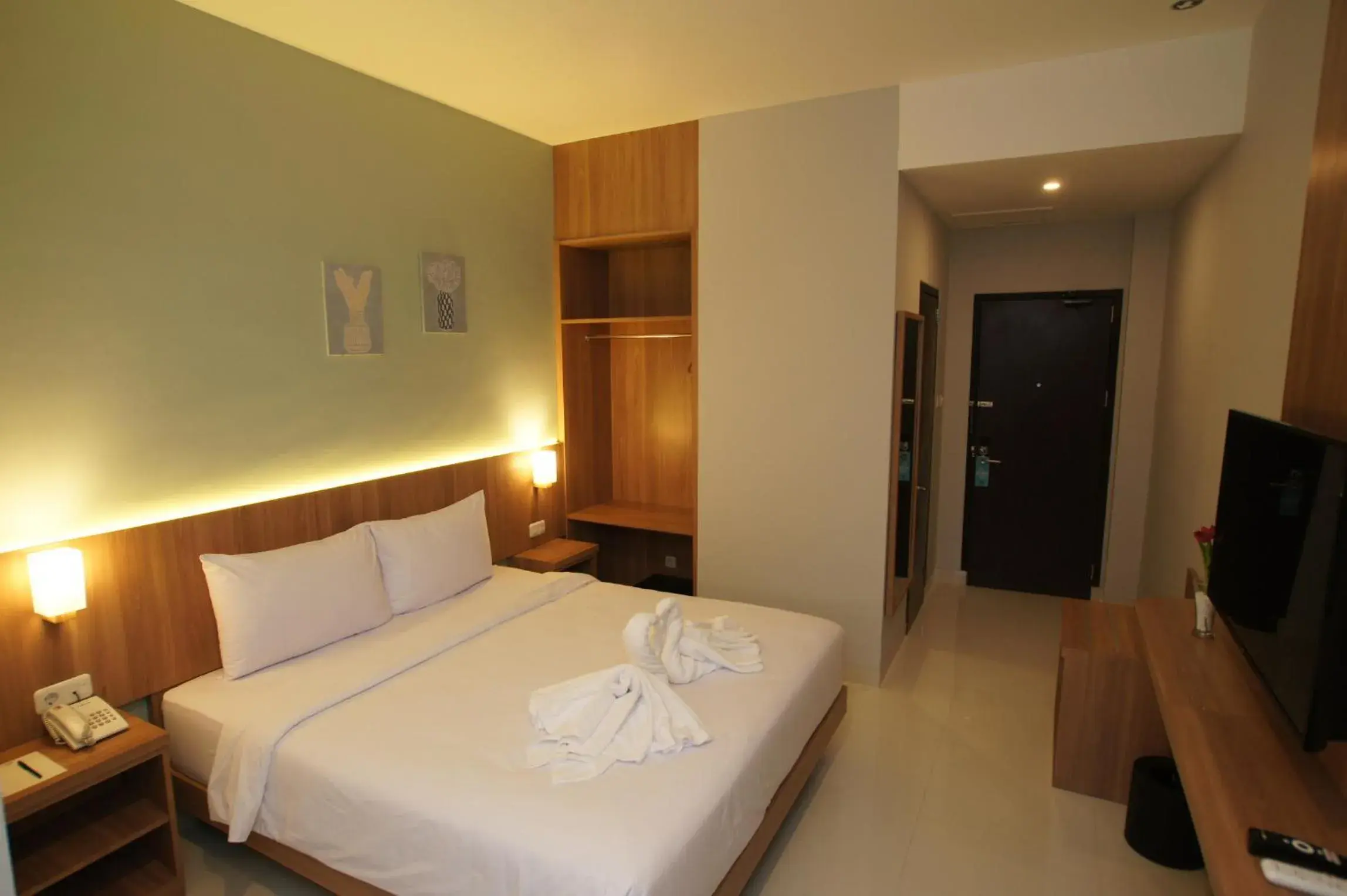 Bed in Hexton Hotel Lampung by Amazing Bed in Hexton Hotel Lampung by Amazing