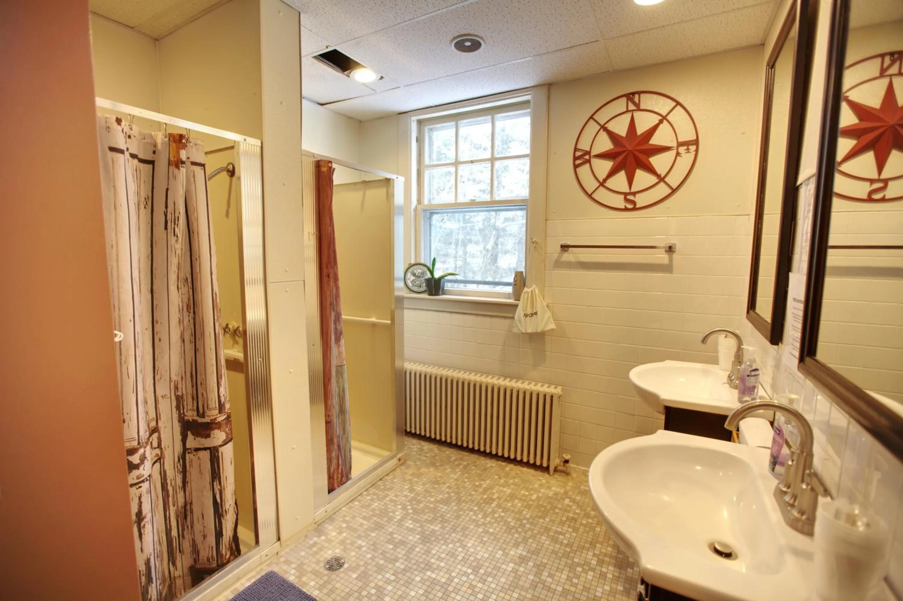 Standard Twin Room with Shared Bathroom in Prescott House ADK