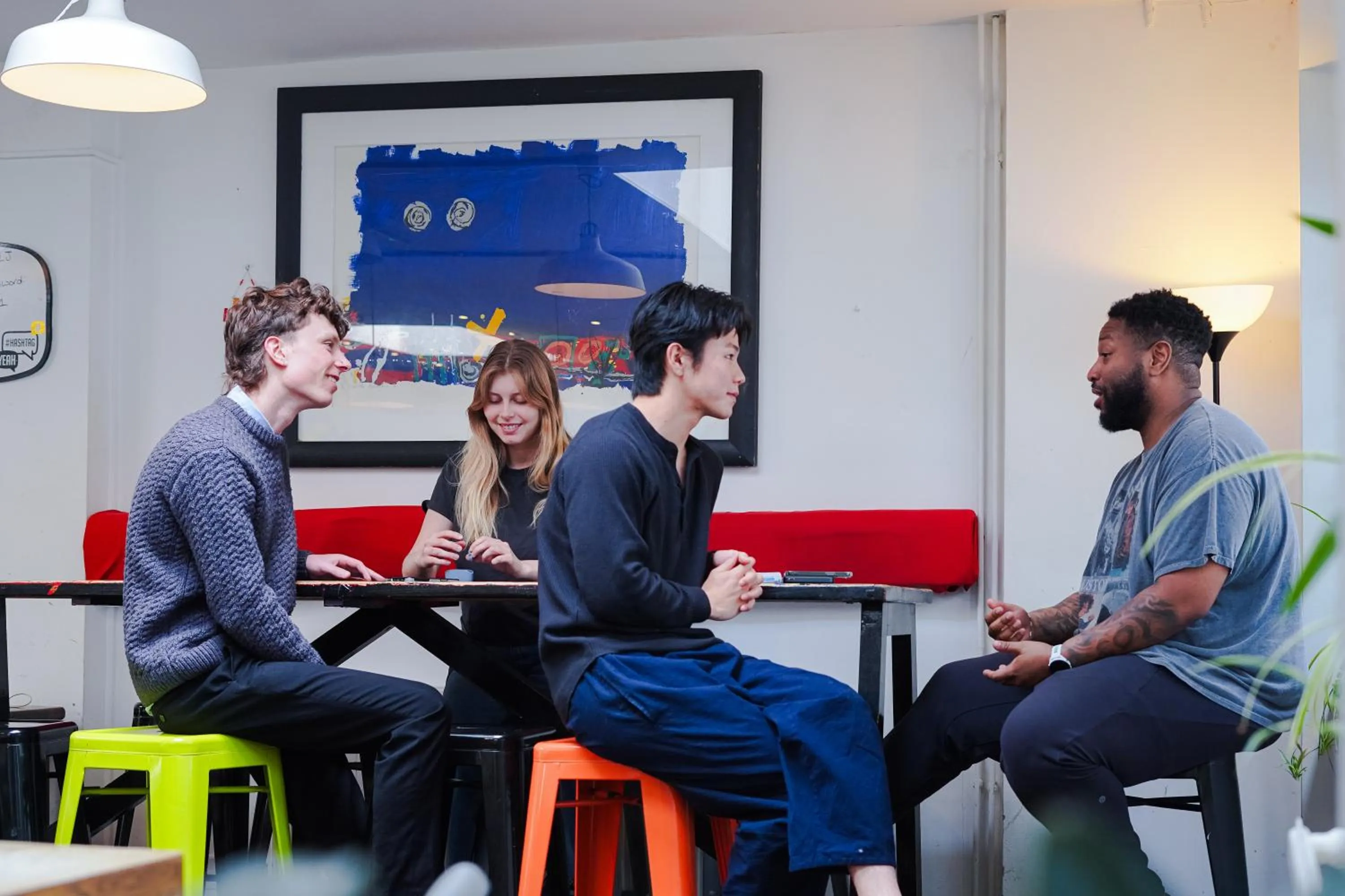 Communal lounge/ TV room in Prime Backpackers Angel