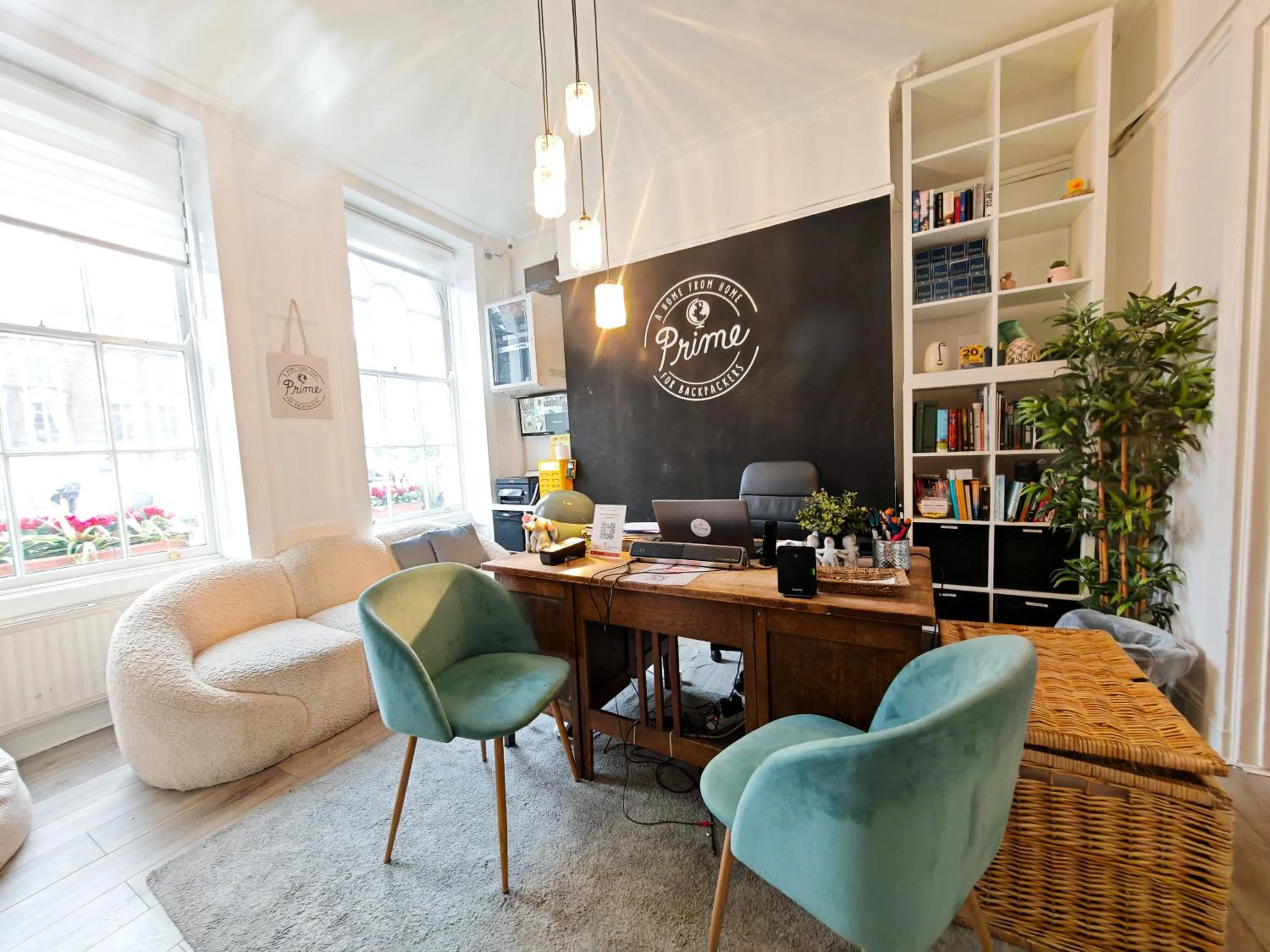 Lobby or reception in Prime Backpackers Angel