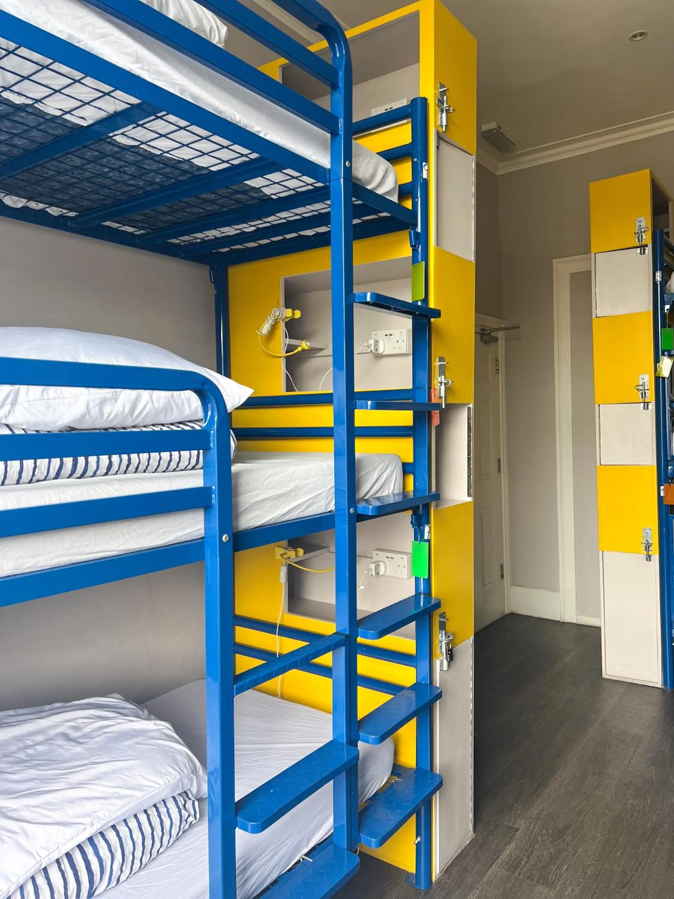 Bedroom, Bed in Prime Backpackers Angel