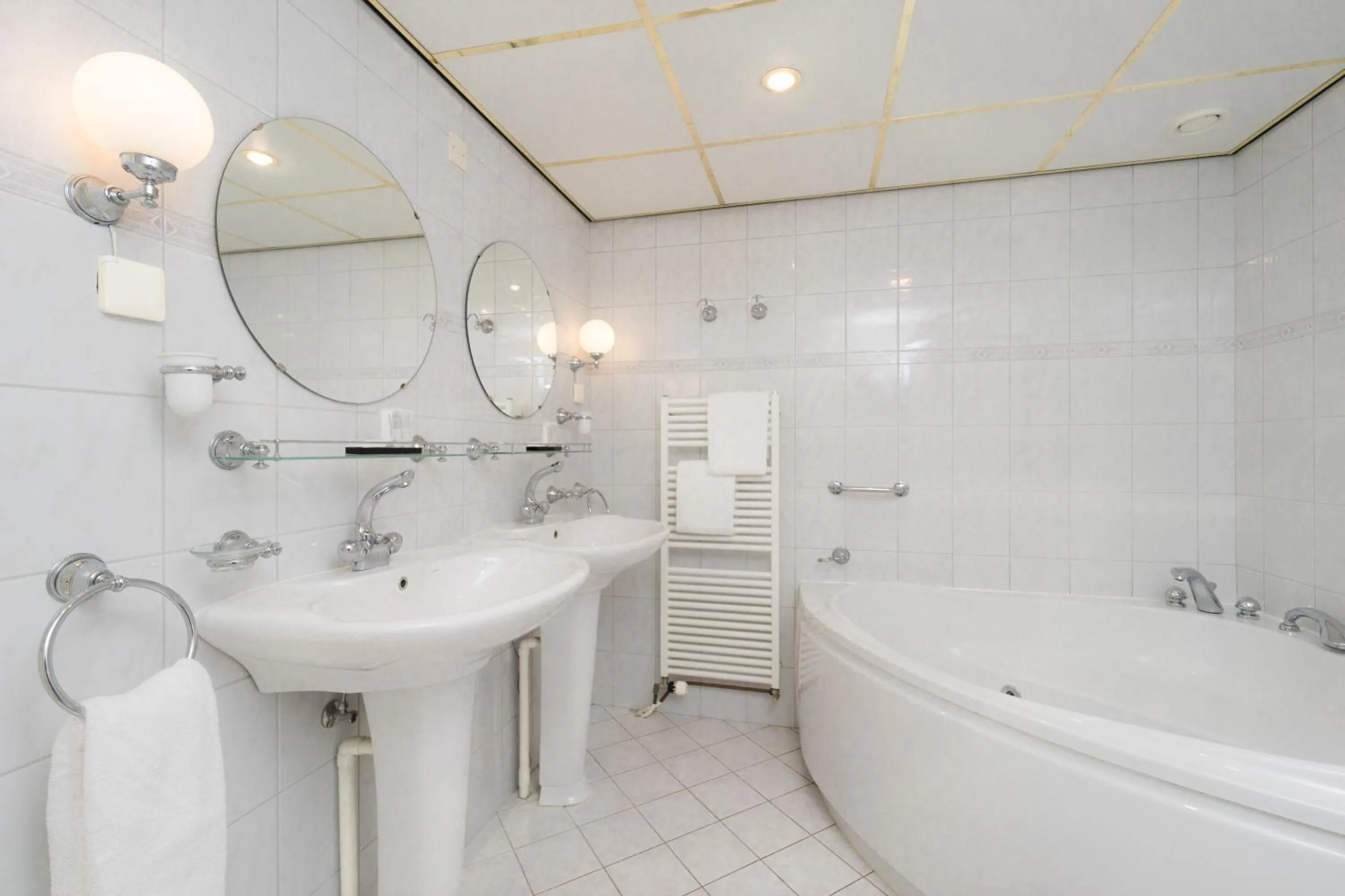 Bathroom in Hotel de Hoeve van Nunspeet