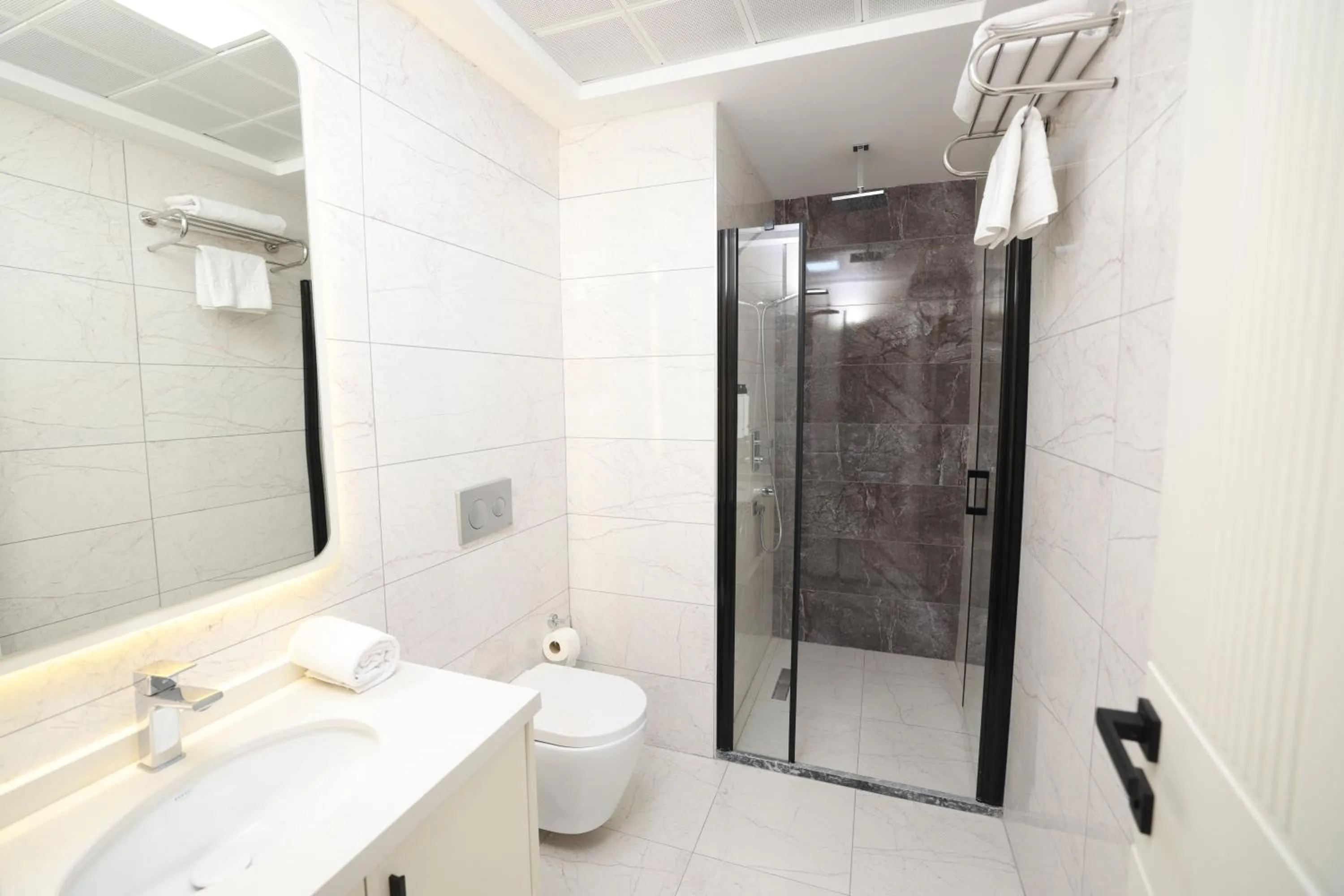 Bathroom in Anemon Diyarbakır Suit Hotel