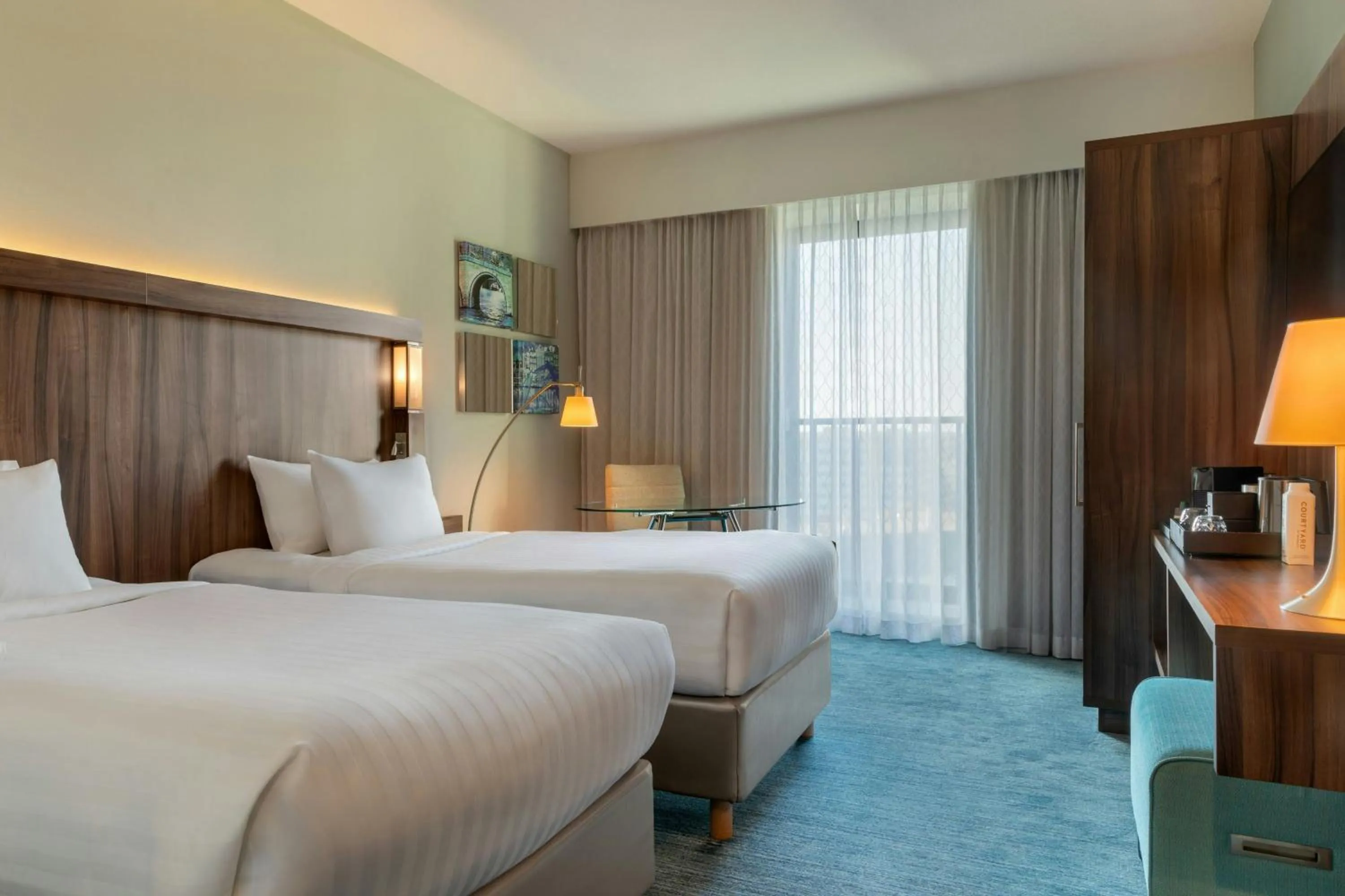 Photo of the whole room, Bed in Courtyard by Marriott Amsterdam Arena Atlas