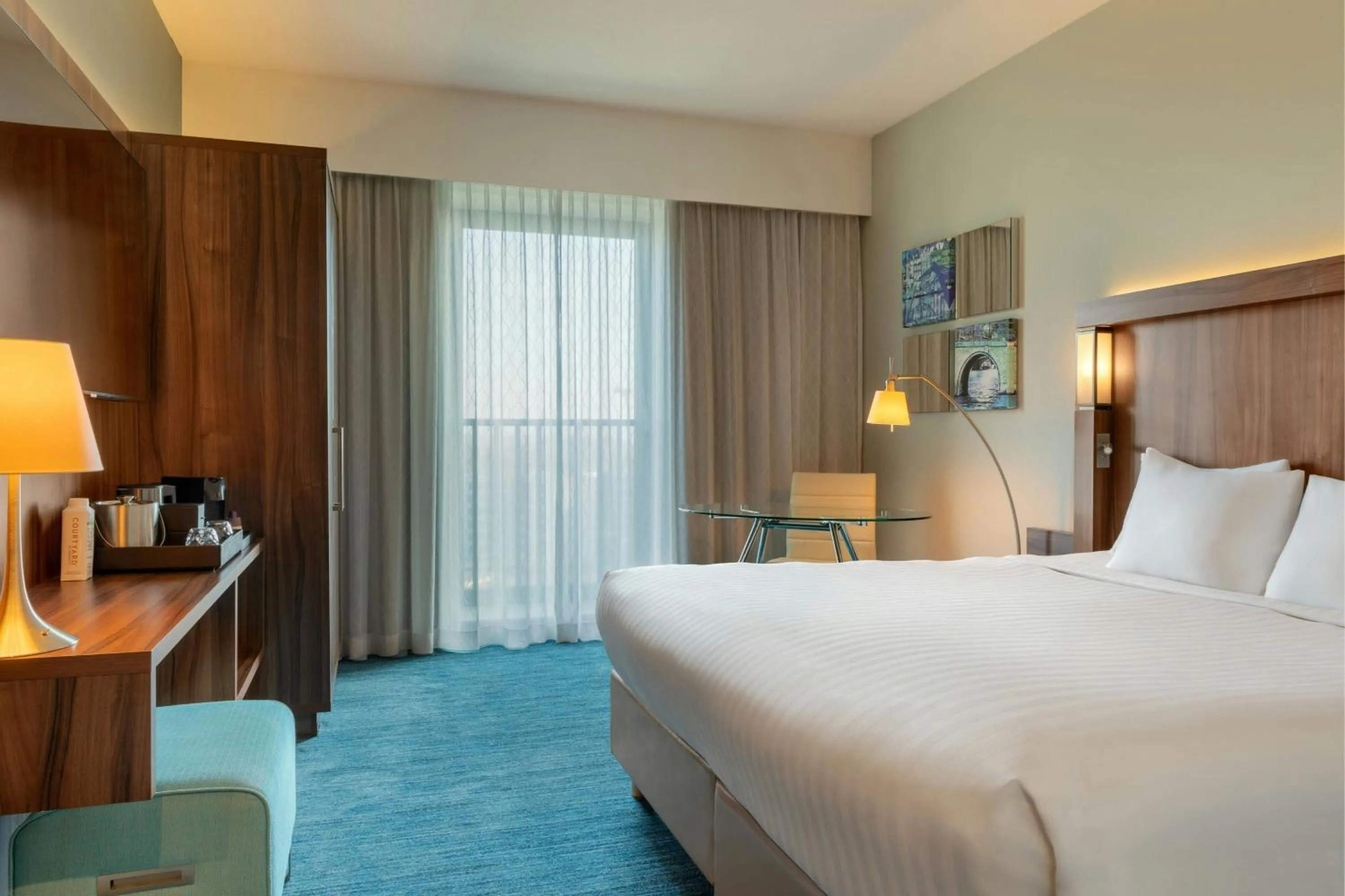Photo of the whole room in Courtyard by Marriott Amsterdam Arena Atlas