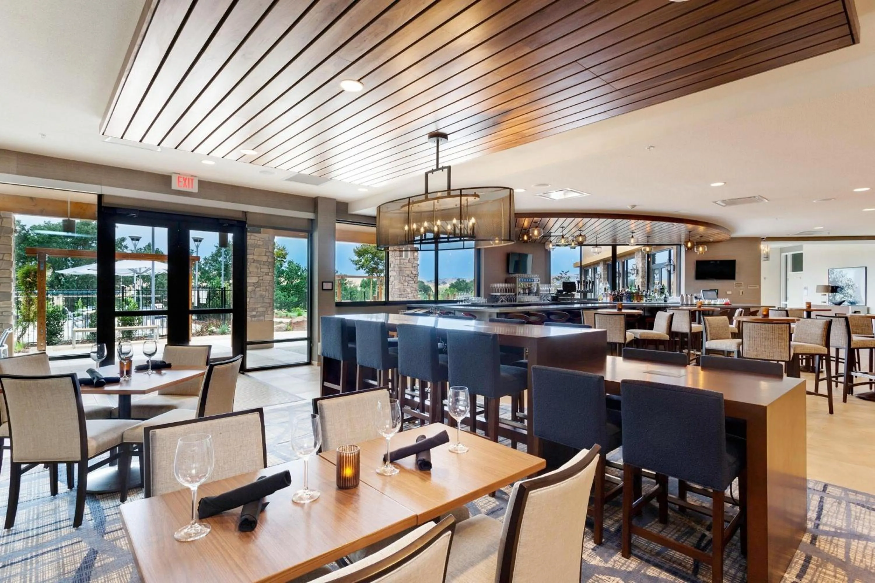 Restaurant/places to eat in SpringHill Suites by Marriott Paso Robles Atascadero
