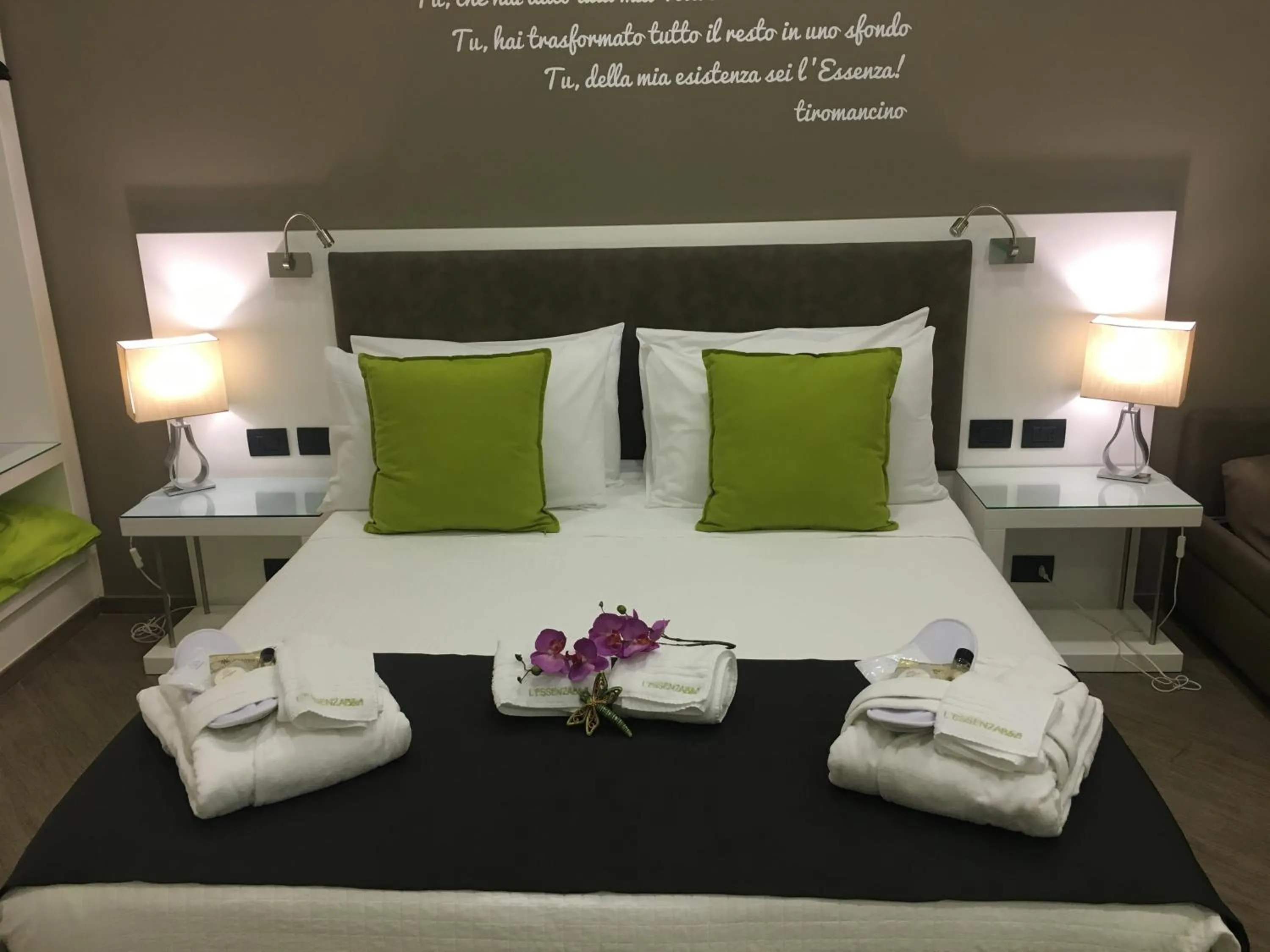 Bedroom, Bed in L`essenza B&B