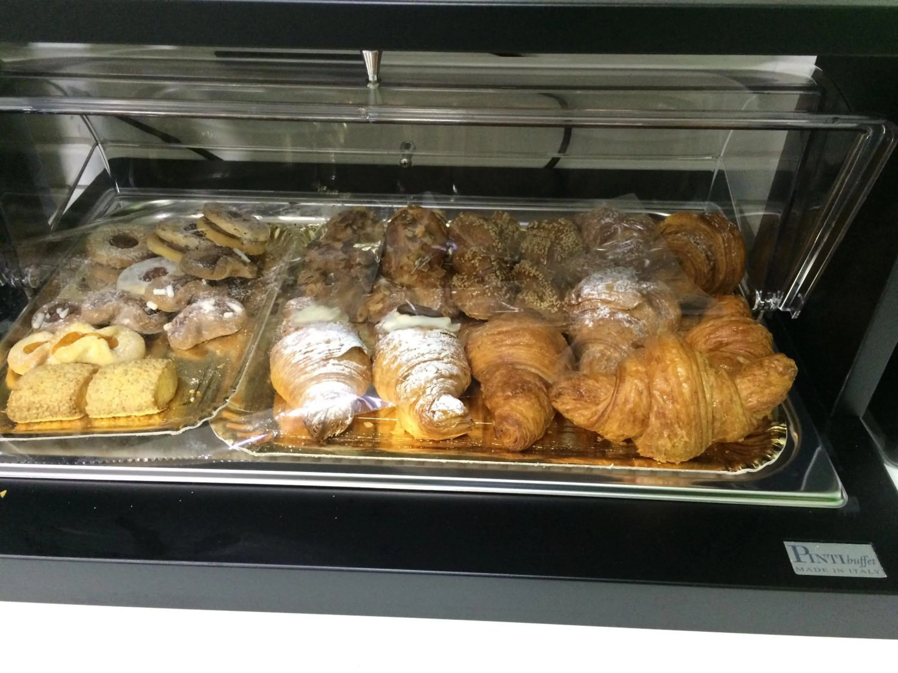 Food and drinks in L`essenza B&B