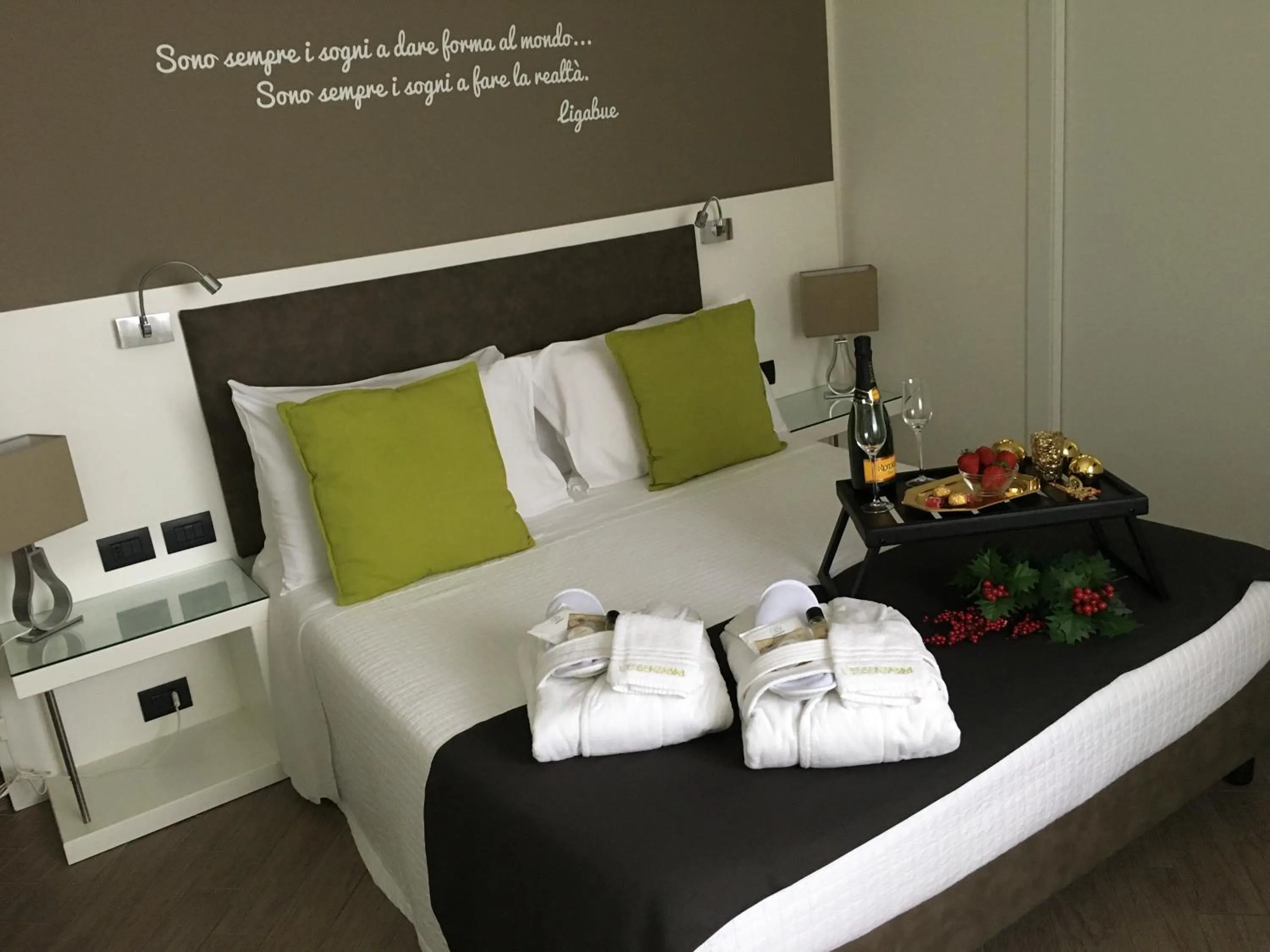 Bed in L`essenza B&B