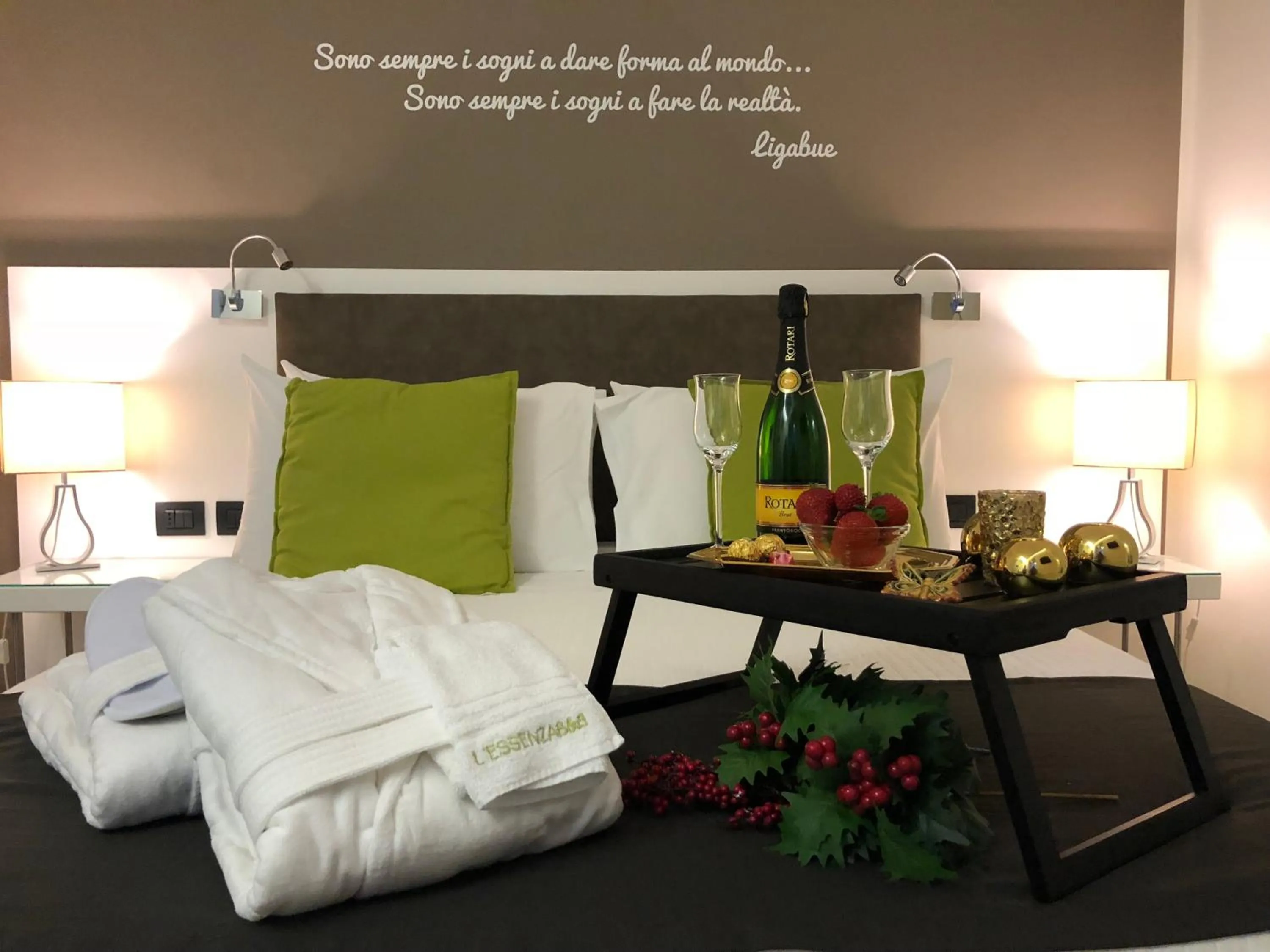 Bed in L`essenza B&B