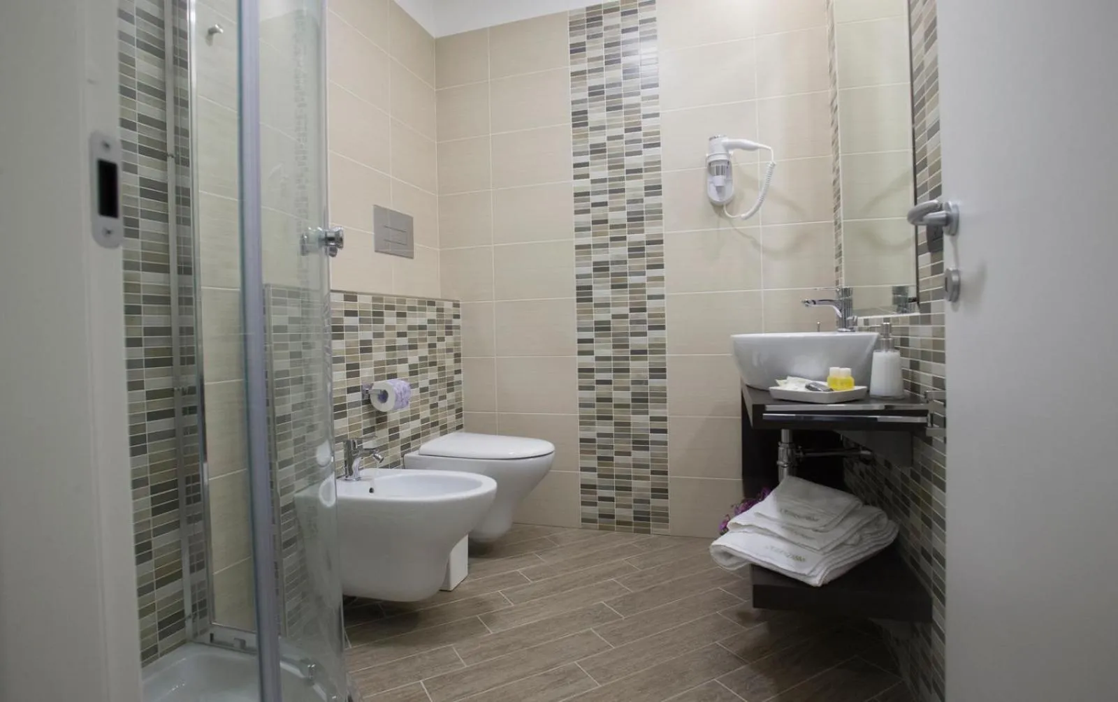 Toilet in L`essenza B&B