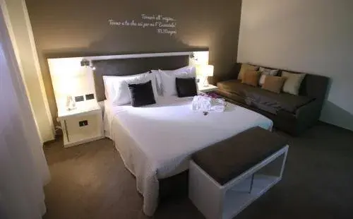 Deluxe Double or Twin Room in L`essenza B&B Deluxe Double or Twin Room in L`essenza B&B
