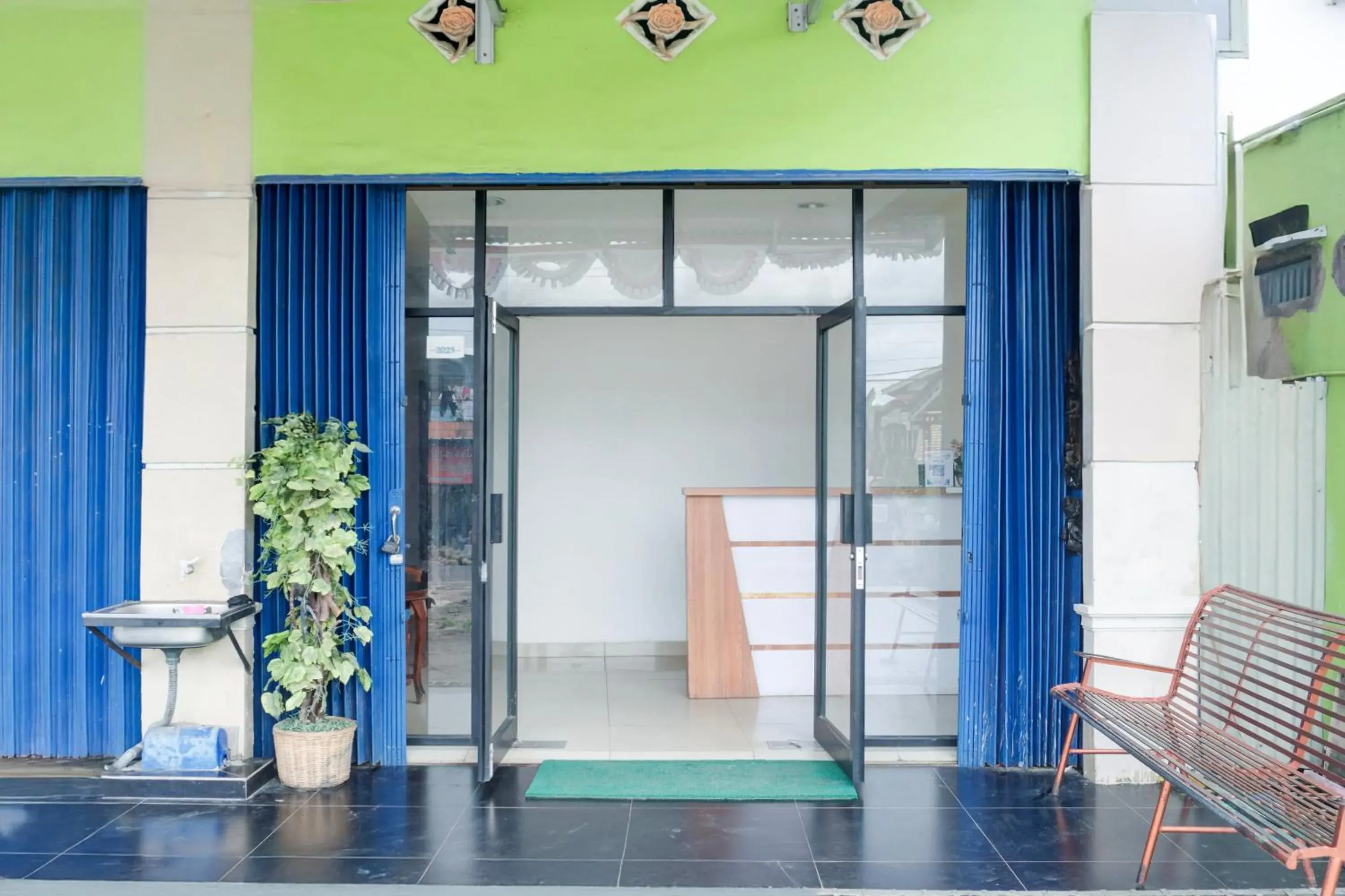 Hotel O Ilir Timur I Near Rsud Siti Fatimah Az-Zahra Formerly Lumendiva Suite Hotel O Ilir Timur I Near Rsud Siti Fatimah Az-Zahra Formerly Lumendiva Suite