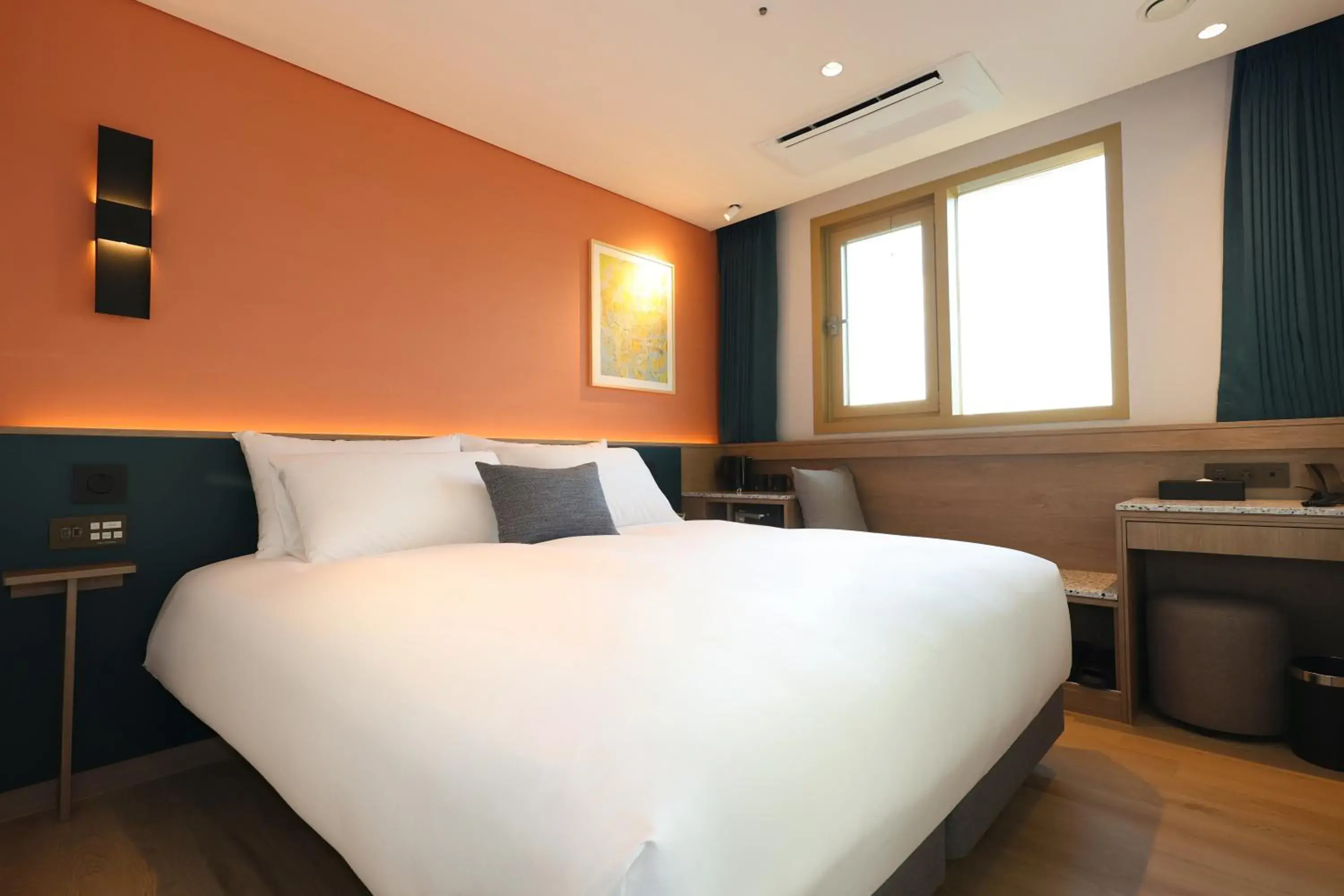 Superior King Room in New Blanc Central Myeongdong Superior King Room in New Blanc Central Myeongdong