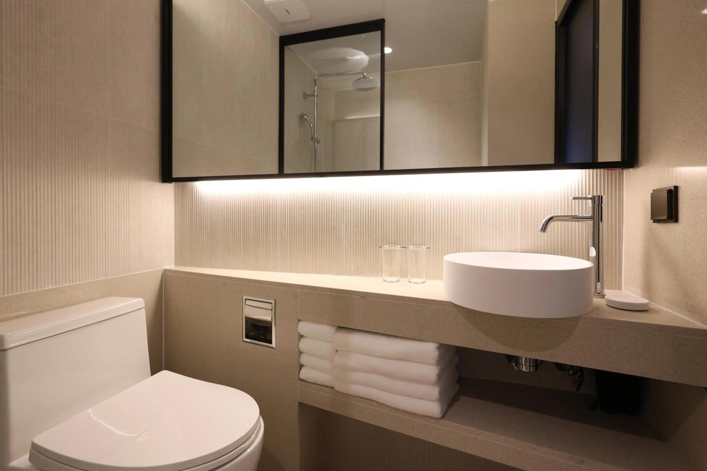 Shower in New Blanc Central Myeongdong