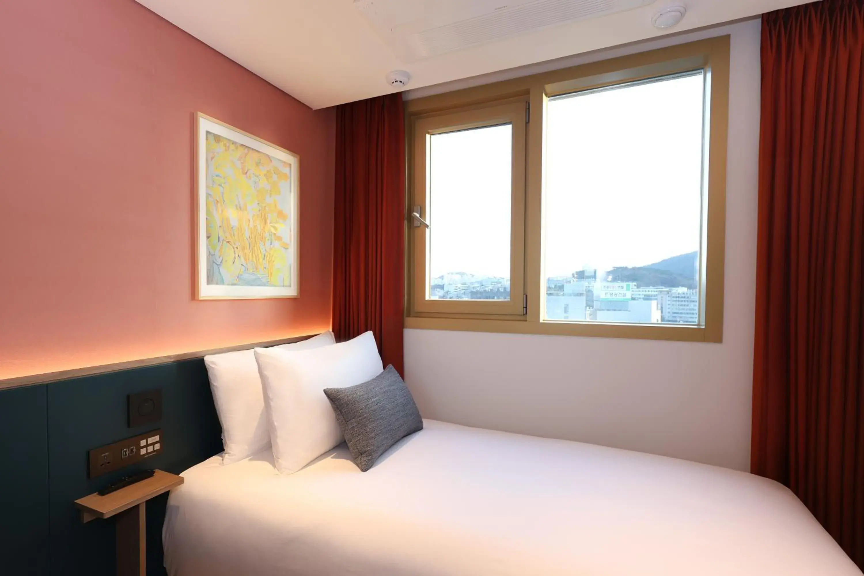 Cozy Single in New Blanc Central Myeongdong Cozy Single in New Blanc Central Myeongdong