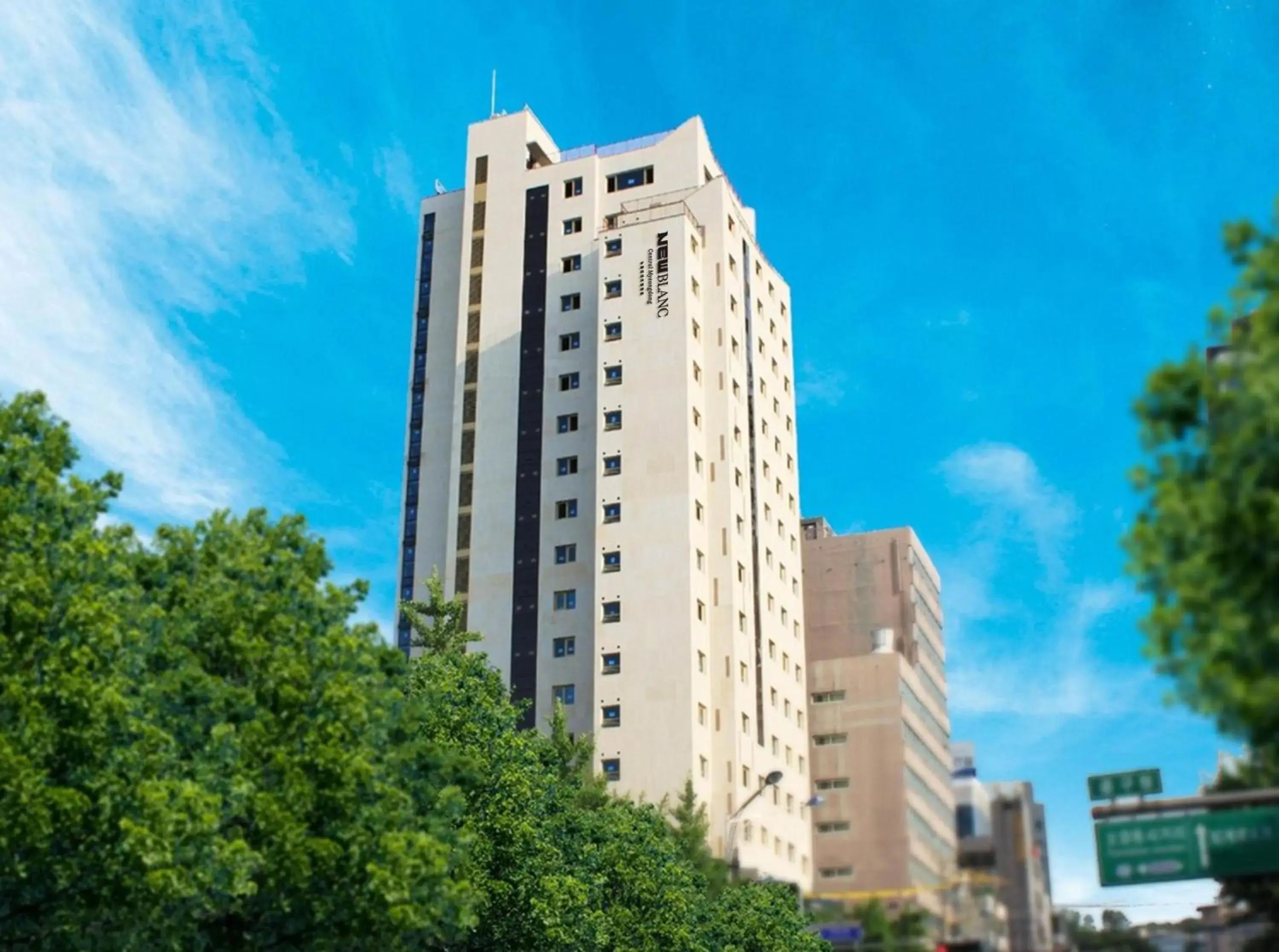 Property building in New Blanc Central Myeongdong Property building in New Blanc Central Myeongdong