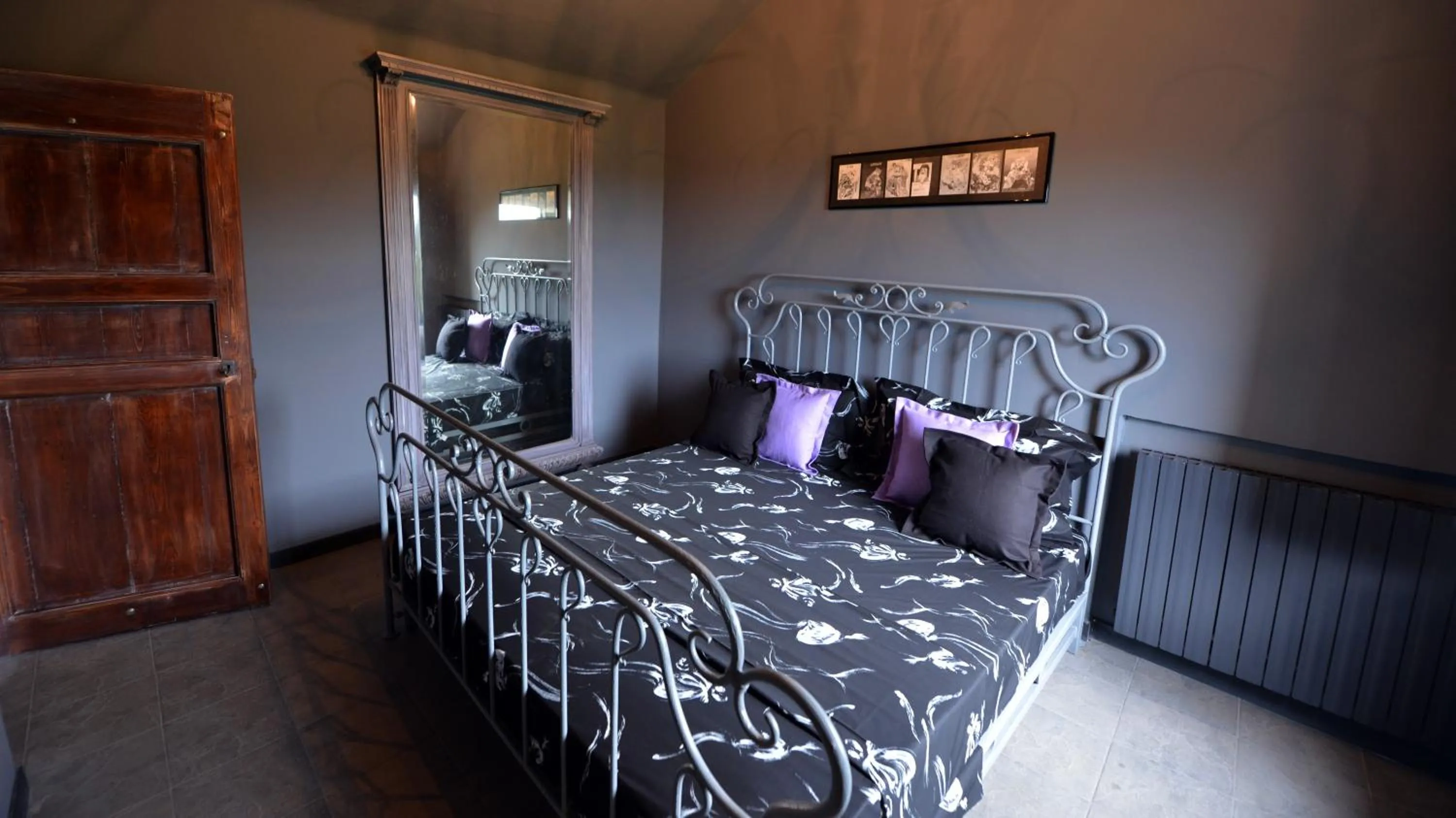 Photo of the whole room, Bed in Agriturismo Gocce di Luna