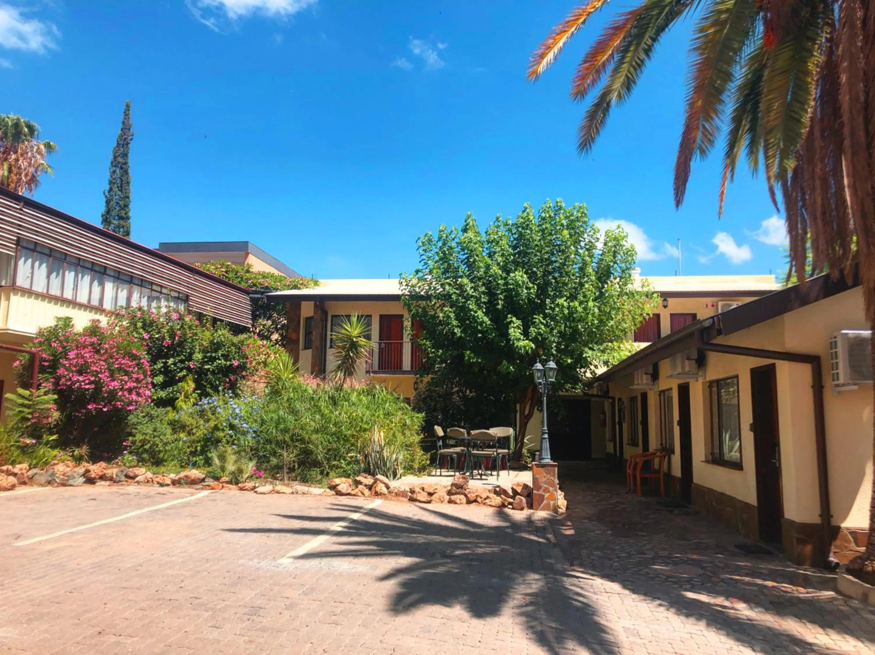 Garden view in Hotel Pension Steiner