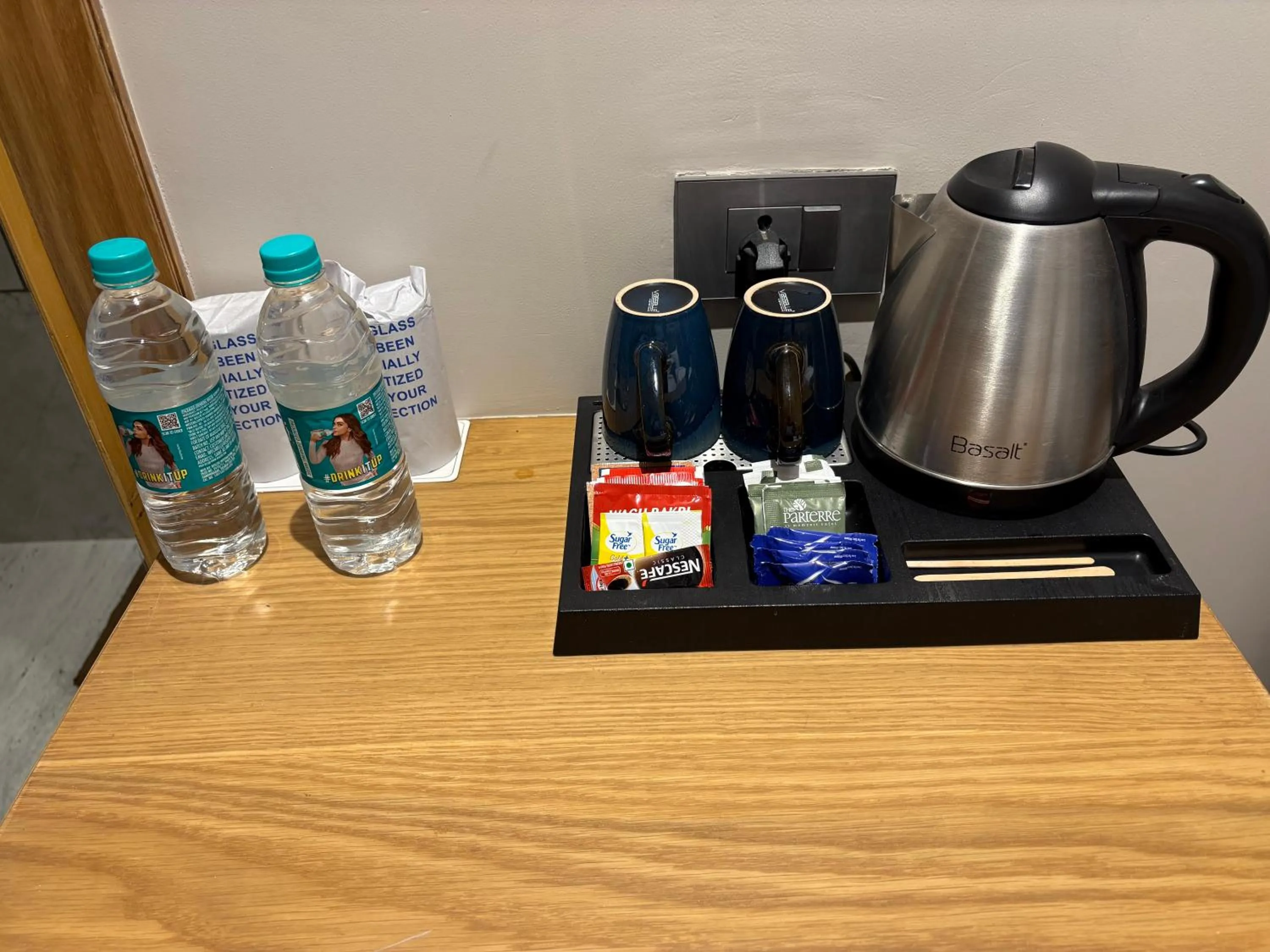 Coffee/tea facilities in The Parterre - SG Highway Ahmedabad