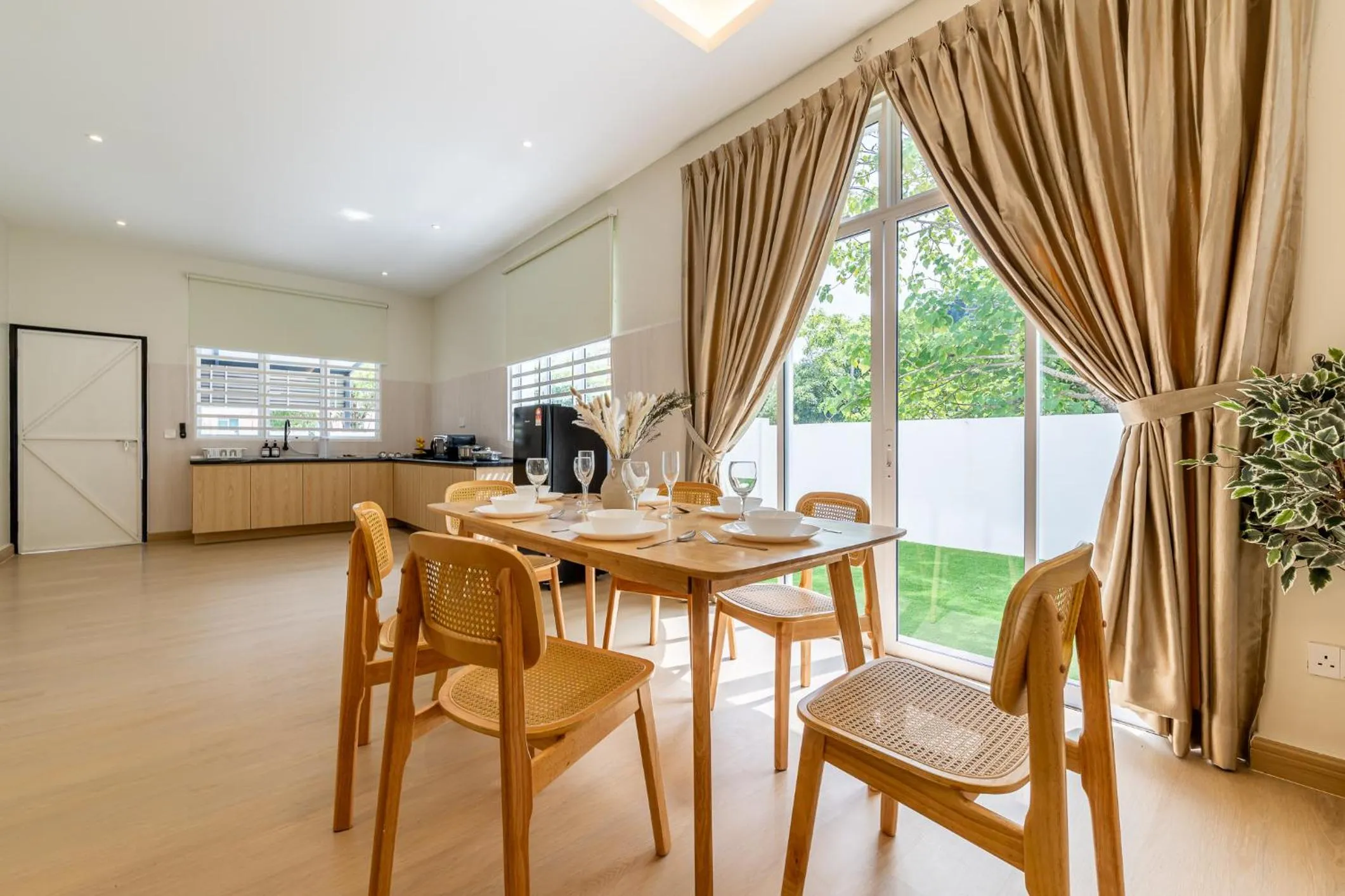 La Ferringhi Villa by BRB