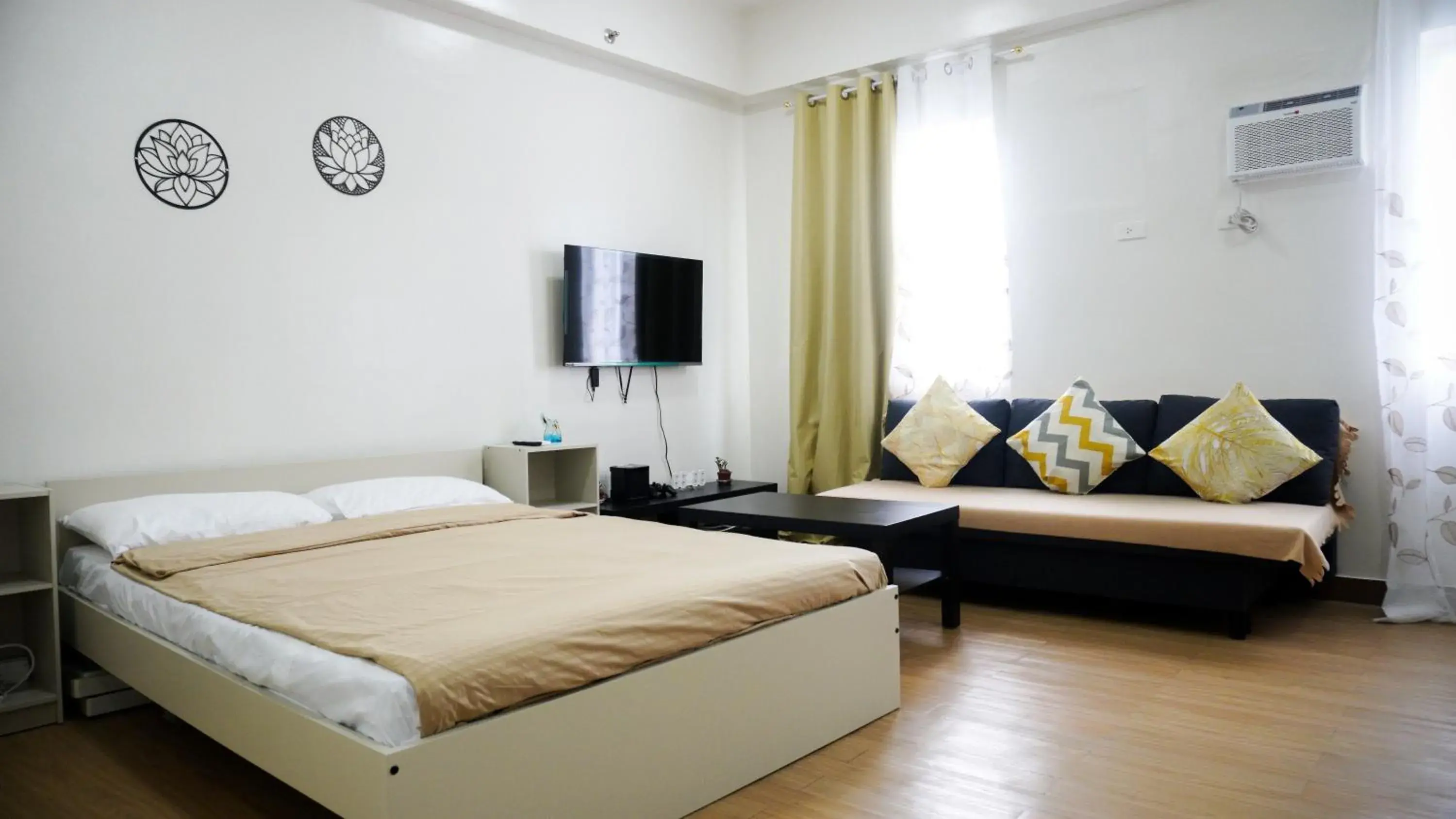 Warm & Cozy Retreat near SM City Trece Martires Warm & Cozy Retreat near SM City Trece Martires