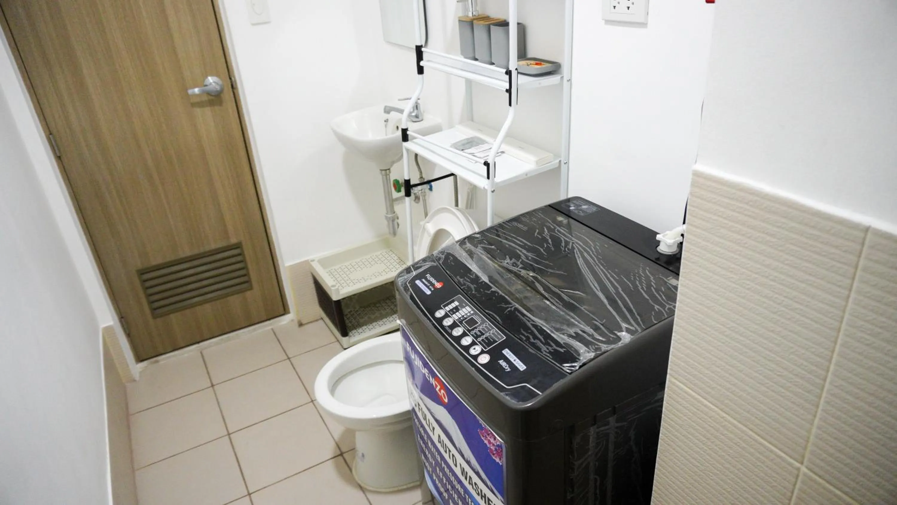 Warm & Cozy Retreat near SM City Trece Martires